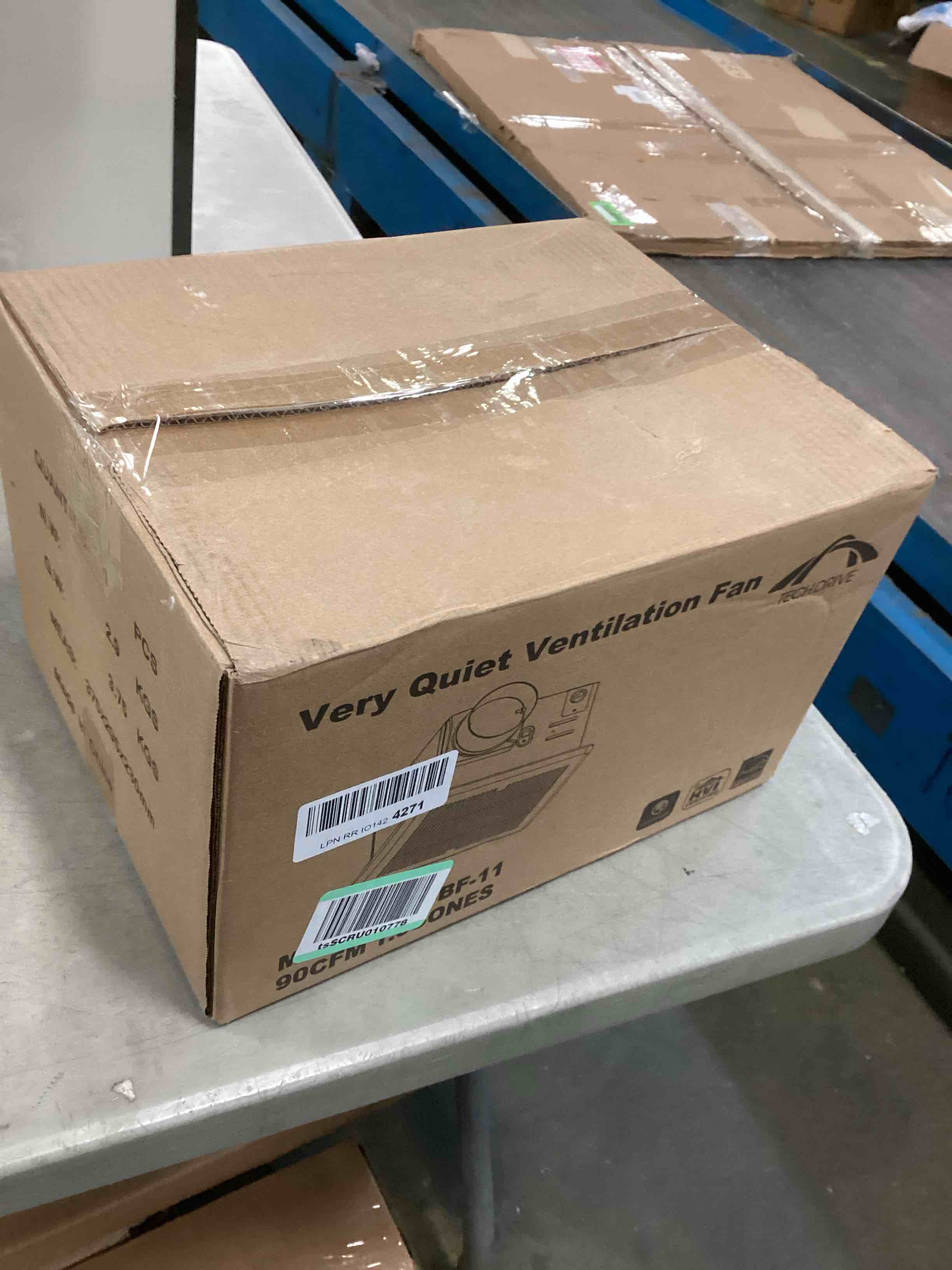 https://s3.amazonaws.com/lotting-images-prod/bidfta/RED6583666_1715601071765.jpeg