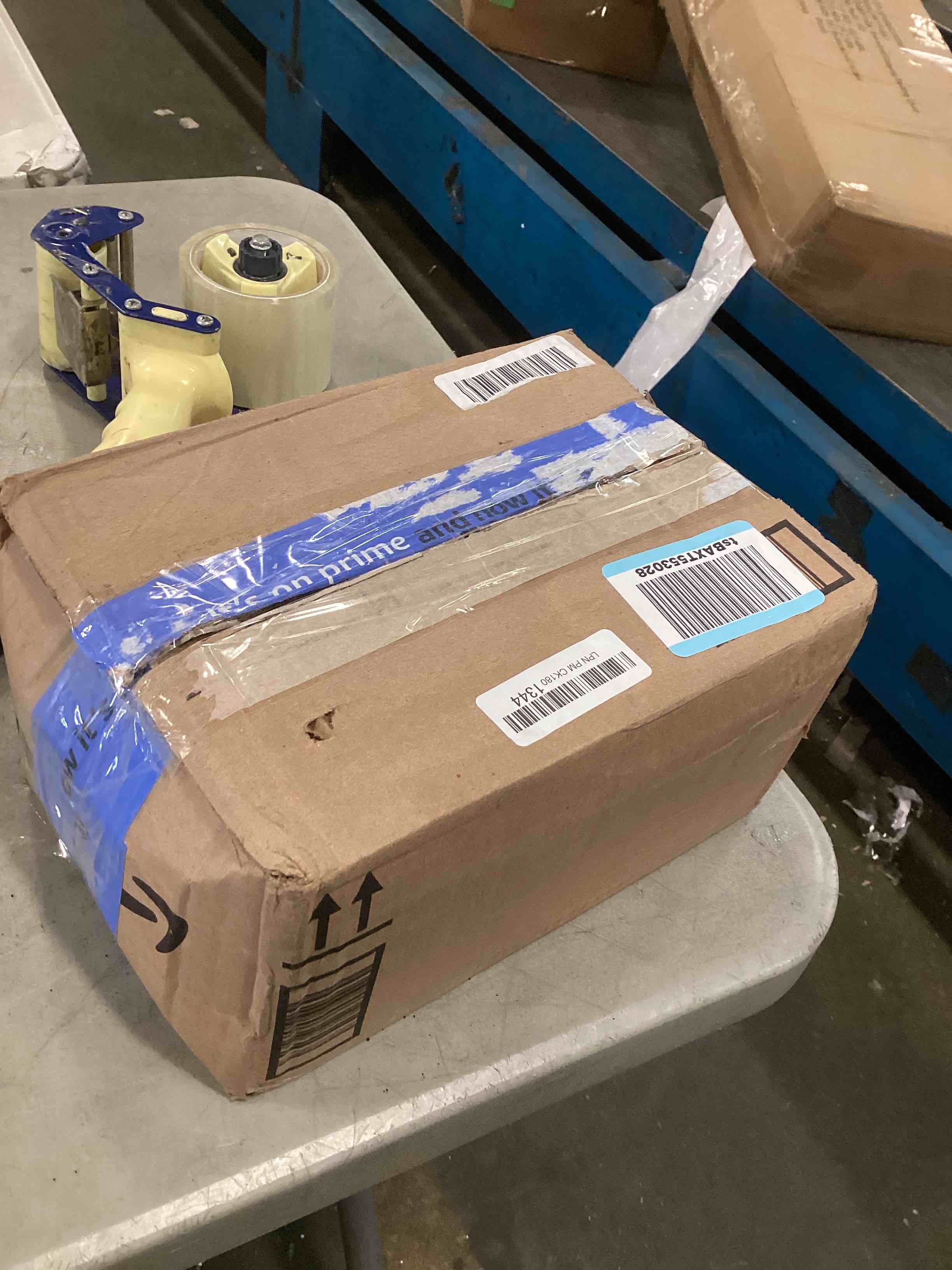 https://s3.amazonaws.com/lotting-images-prod/bidfta/RED6583915_1715628617007.jpeg