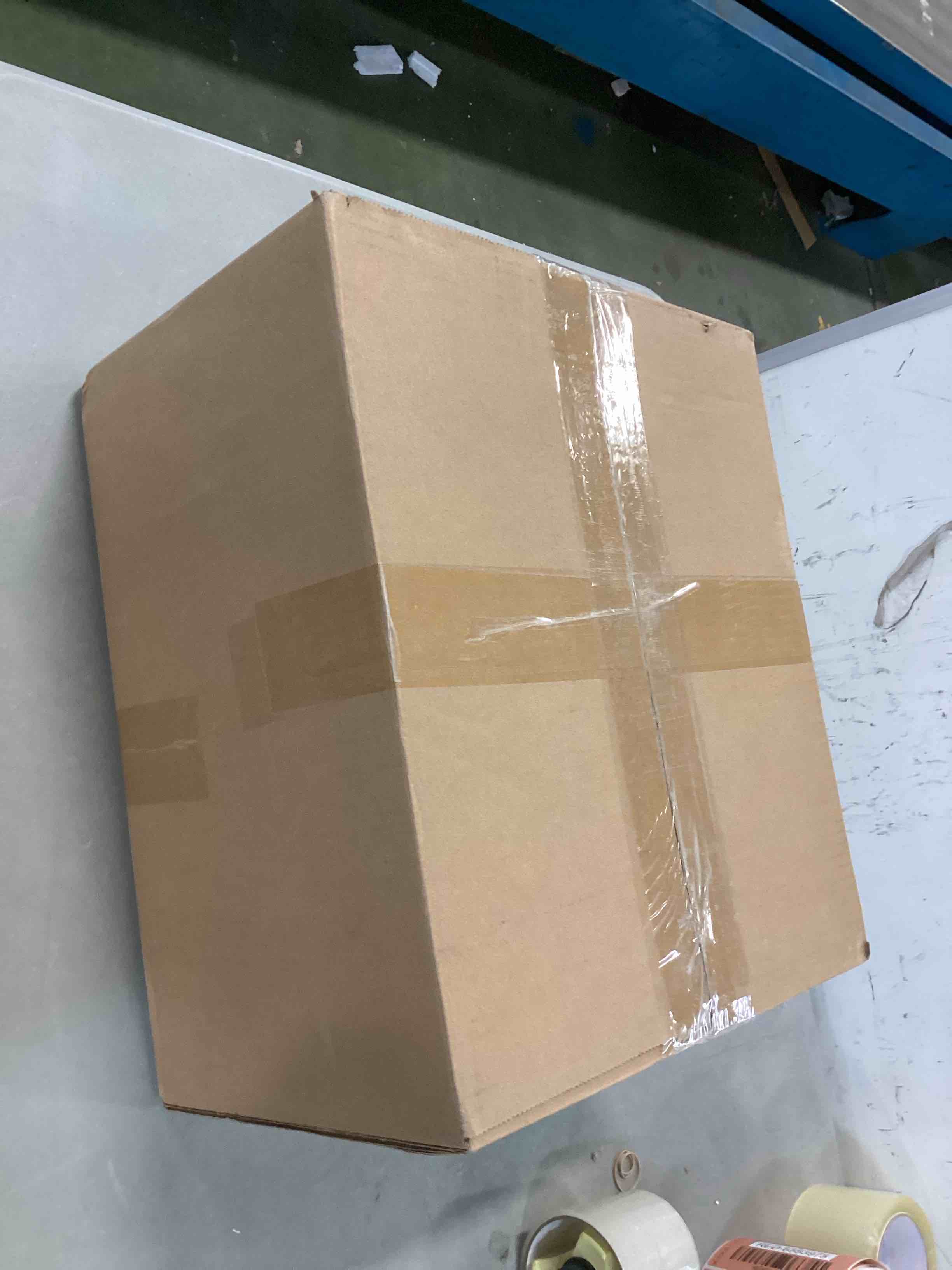 https://s3.amazonaws.com/lotting-images-prod/bidfta/RED6583965_1715867815266.jpeg
