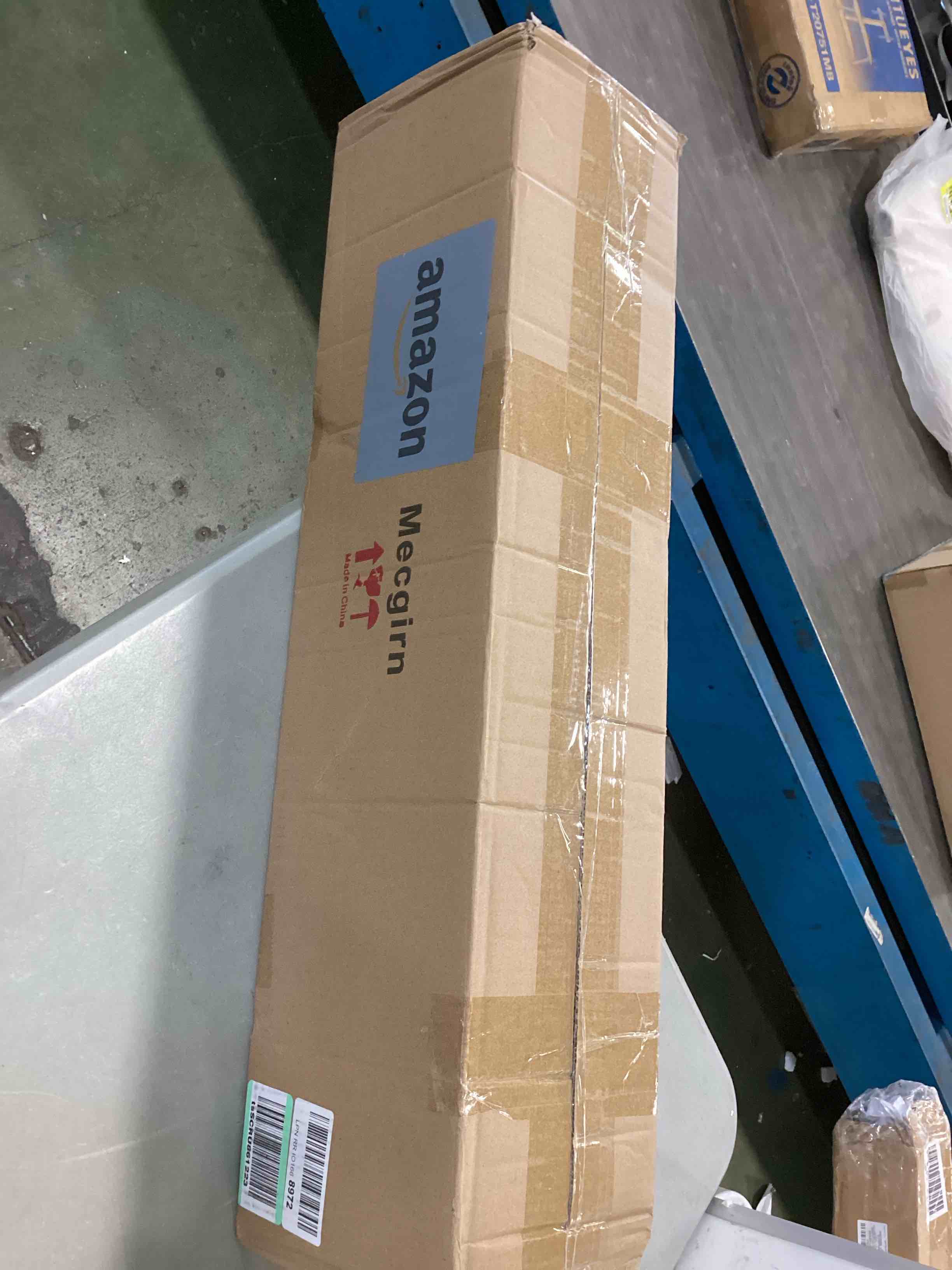 https://s3.amazonaws.com/lotting-images-prod/bidfta/RED6584031_1715875319102.jpeg