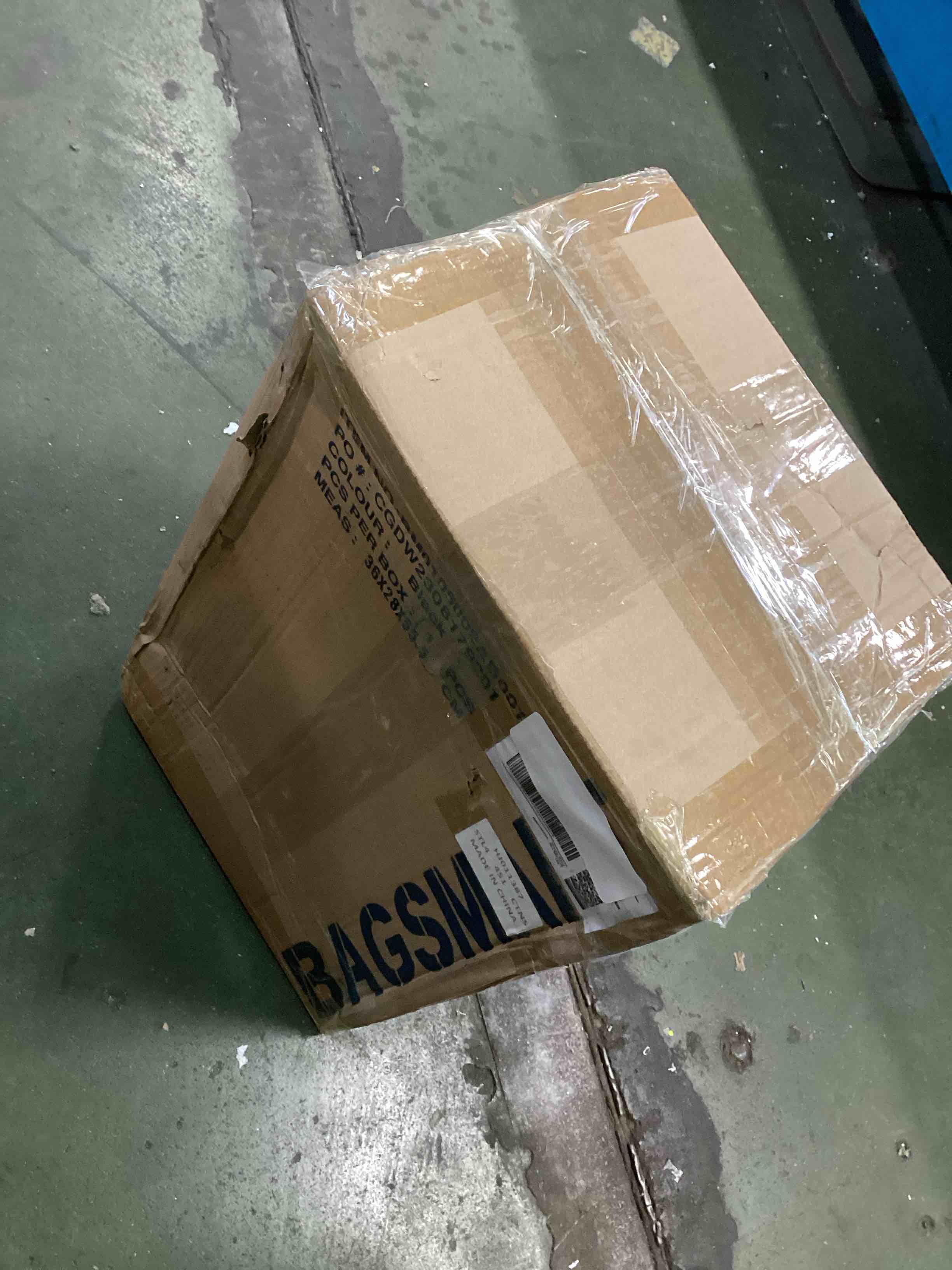 https://s3.amazonaws.com/lotting-images-prod/bidfta/RED6584059_1715882665735.jpeg