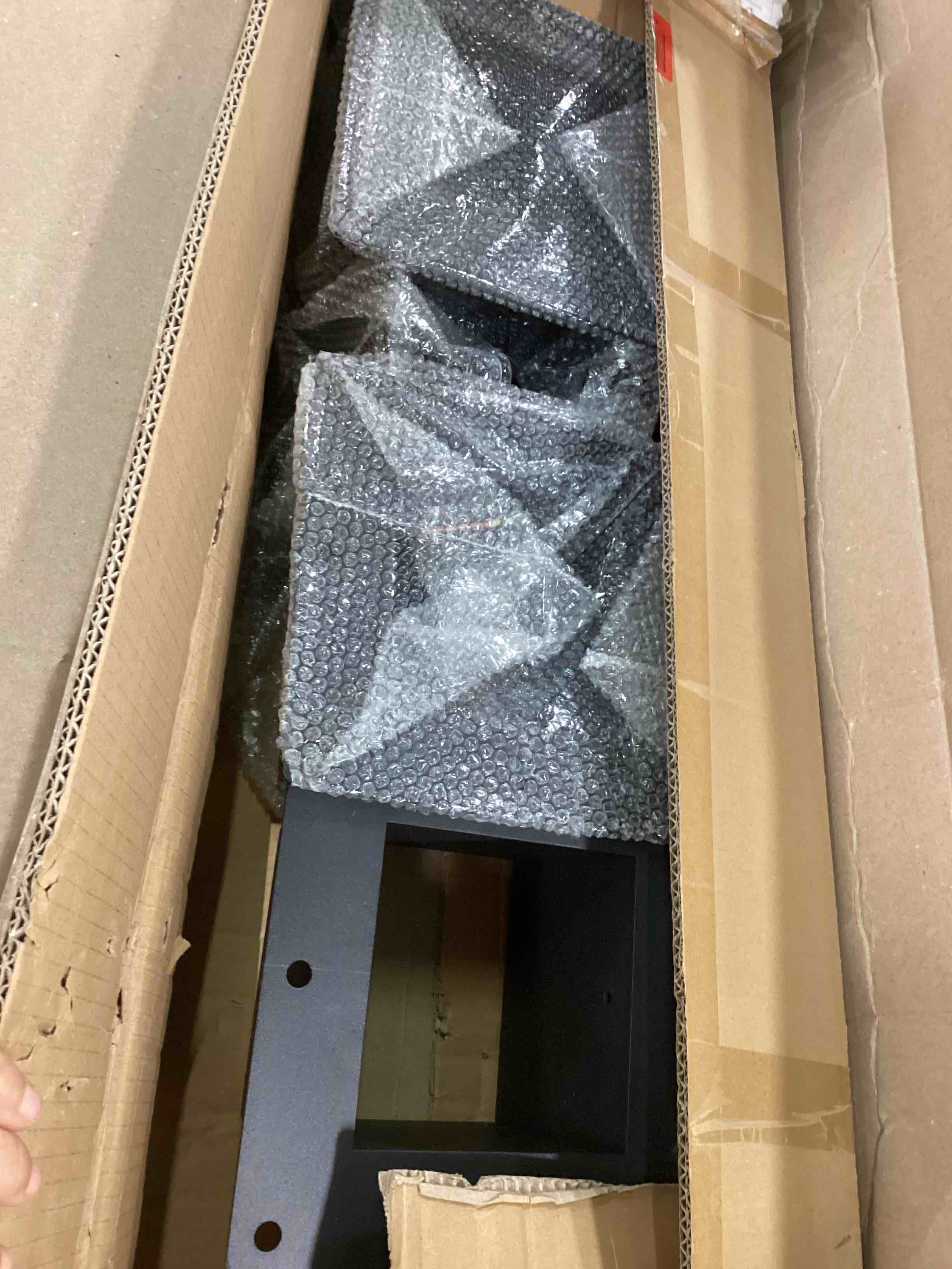 https://s3.amazonaws.com/lotting-images-prod/bidfta/RED6584592_1716204319407.jpeg