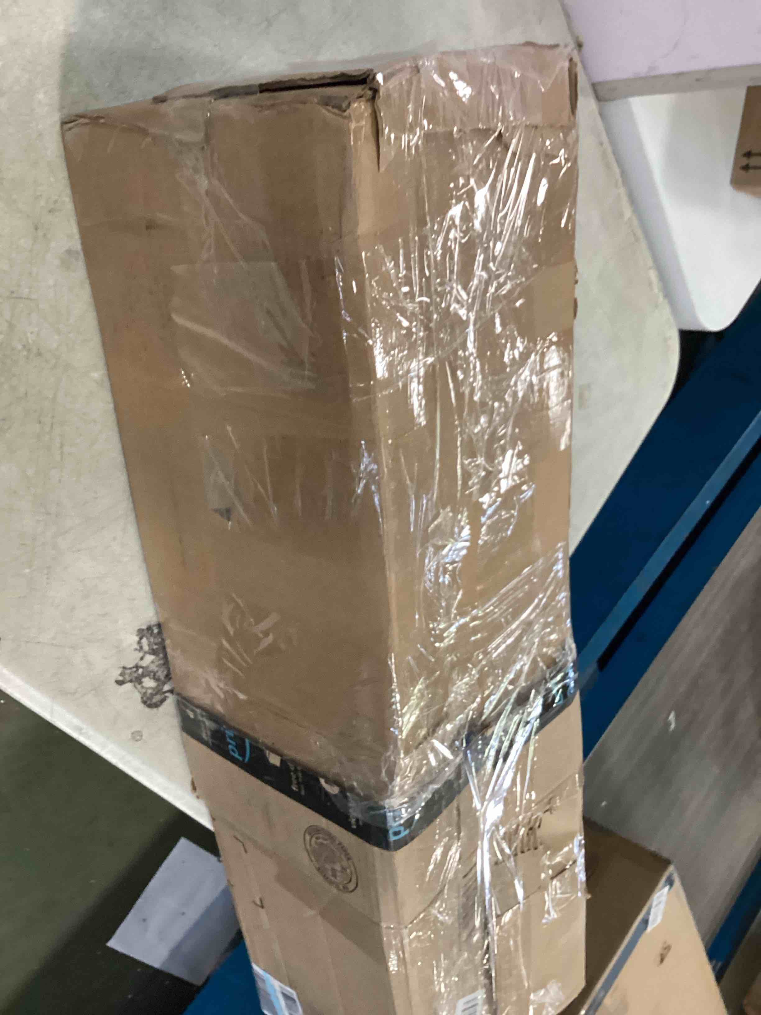 https://s3.amazonaws.com/lotting-images-prod/bidfta/RED6584785_1716228868623.jpeg