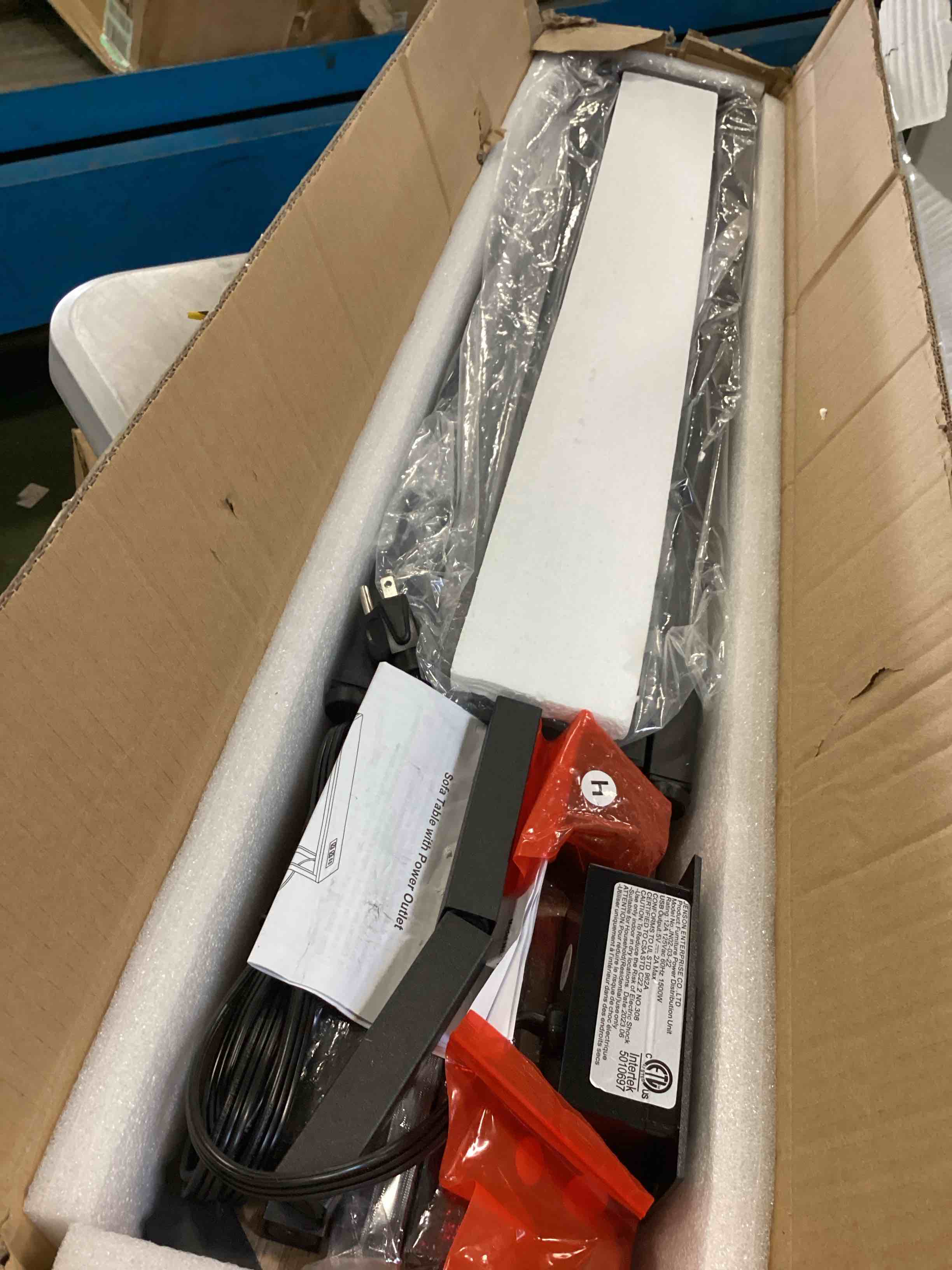 https://s3.amazonaws.com/lotting-images-prod/bidfta/RED6585035_1716316399125.jpeg