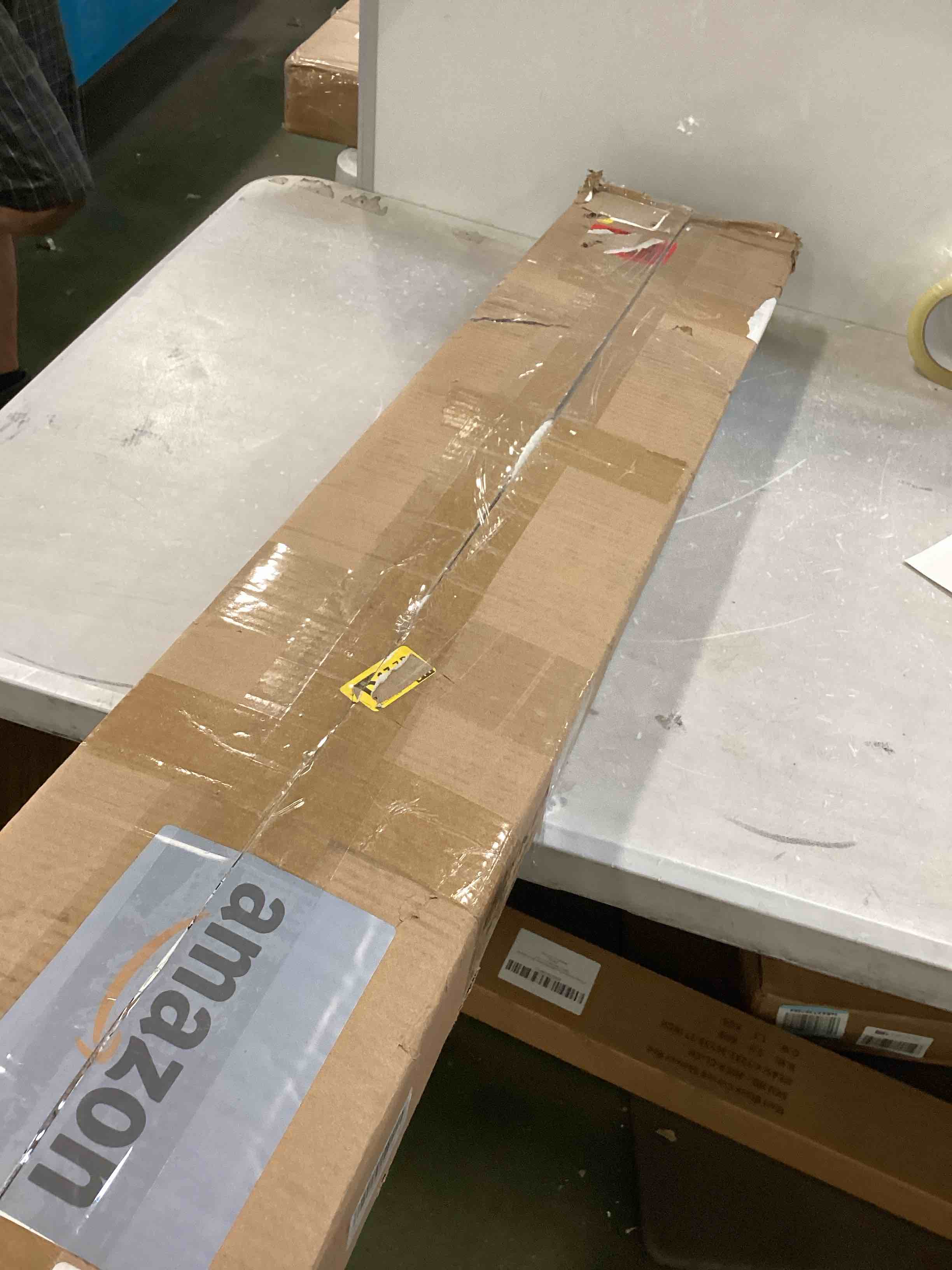 https://s3.amazonaws.com/lotting-images-prod/bidfta/RED6585035_1716316449322.jpeg