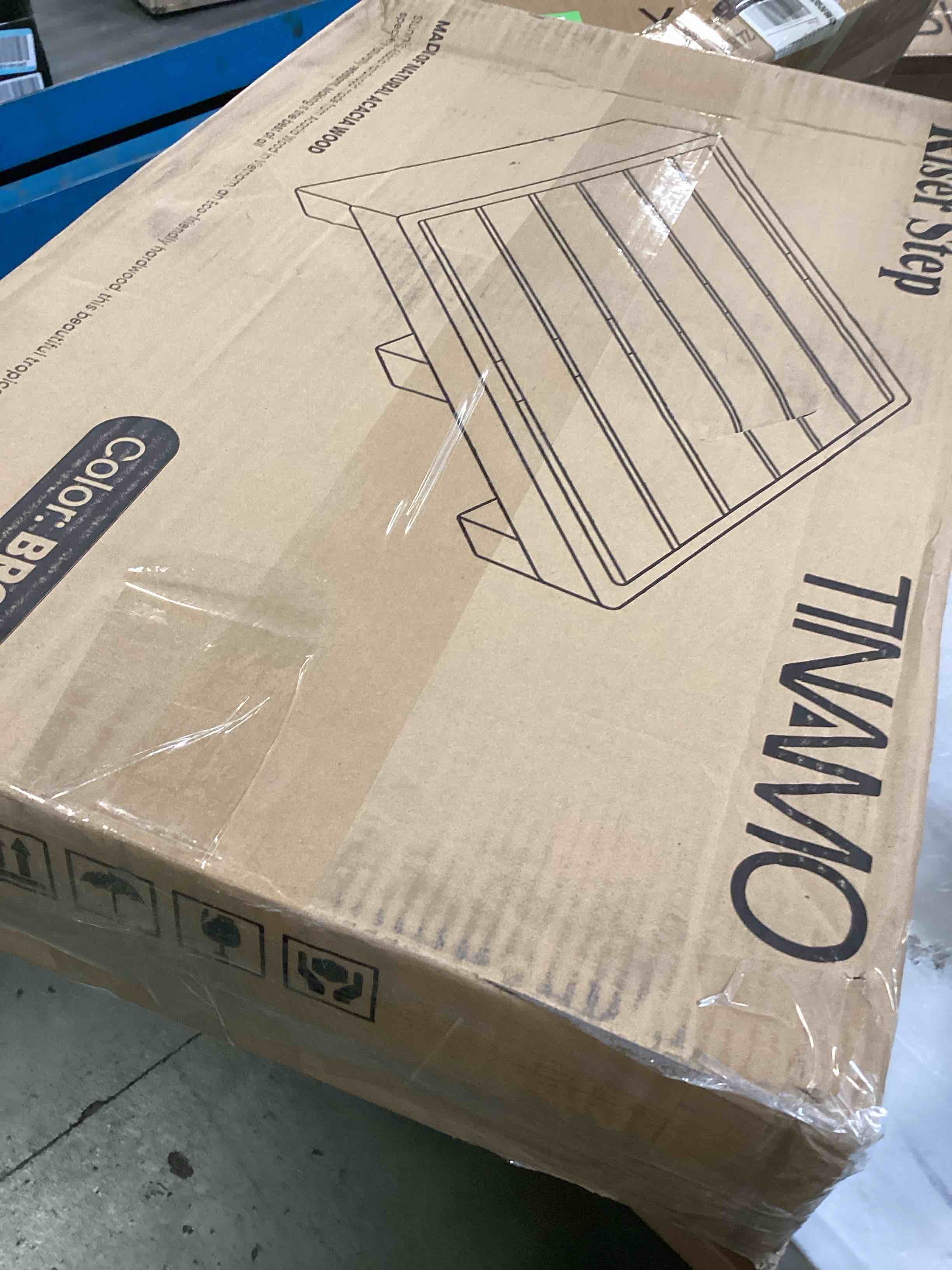 https://s3.amazonaws.com/lotting-images-prod/bidfta/RED6585037_1716317536367.jpeg