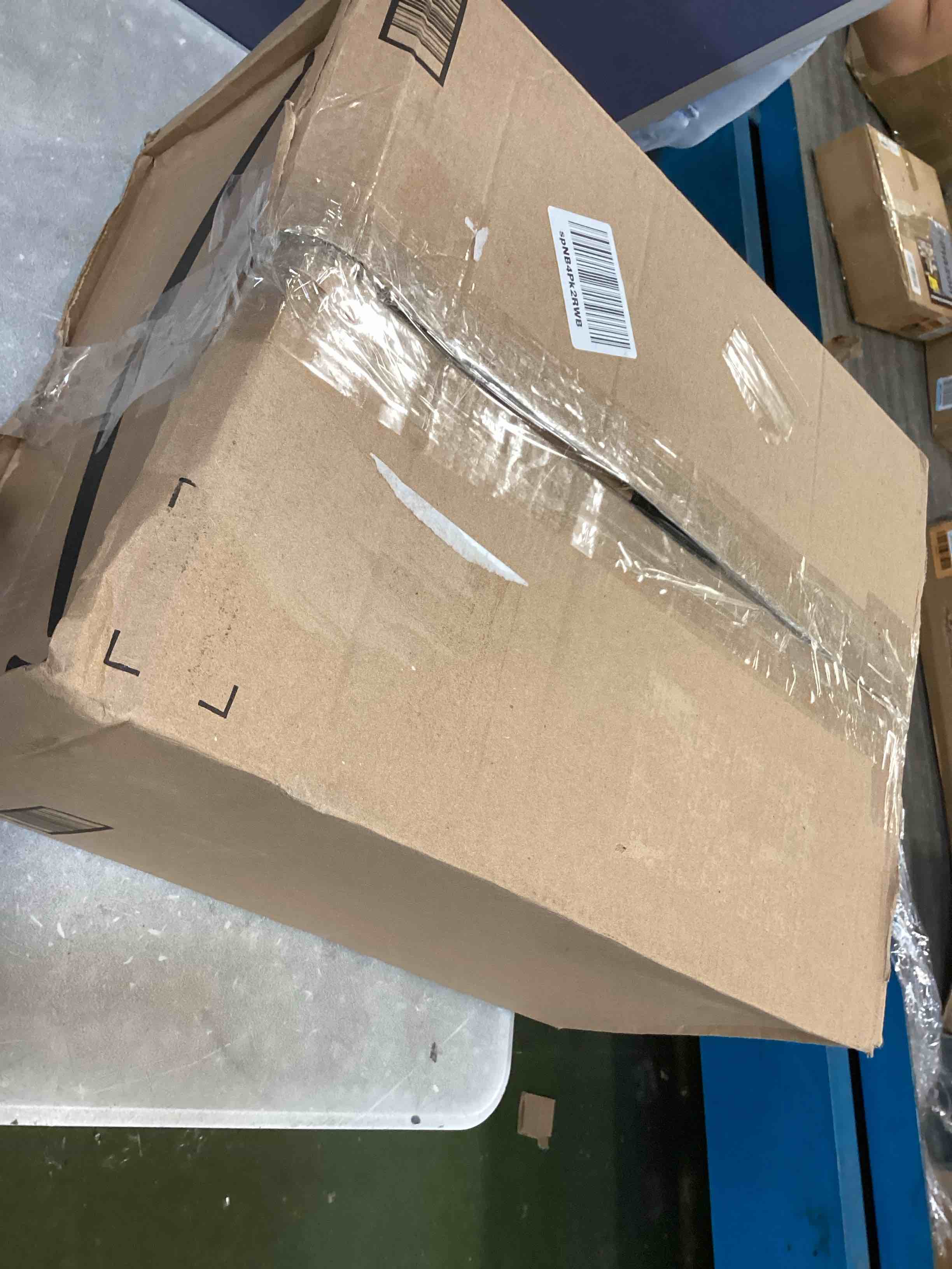 https://s3.amazonaws.com/lotting-images-prod/bidfta/RED6585297_1716407695351.jpeg