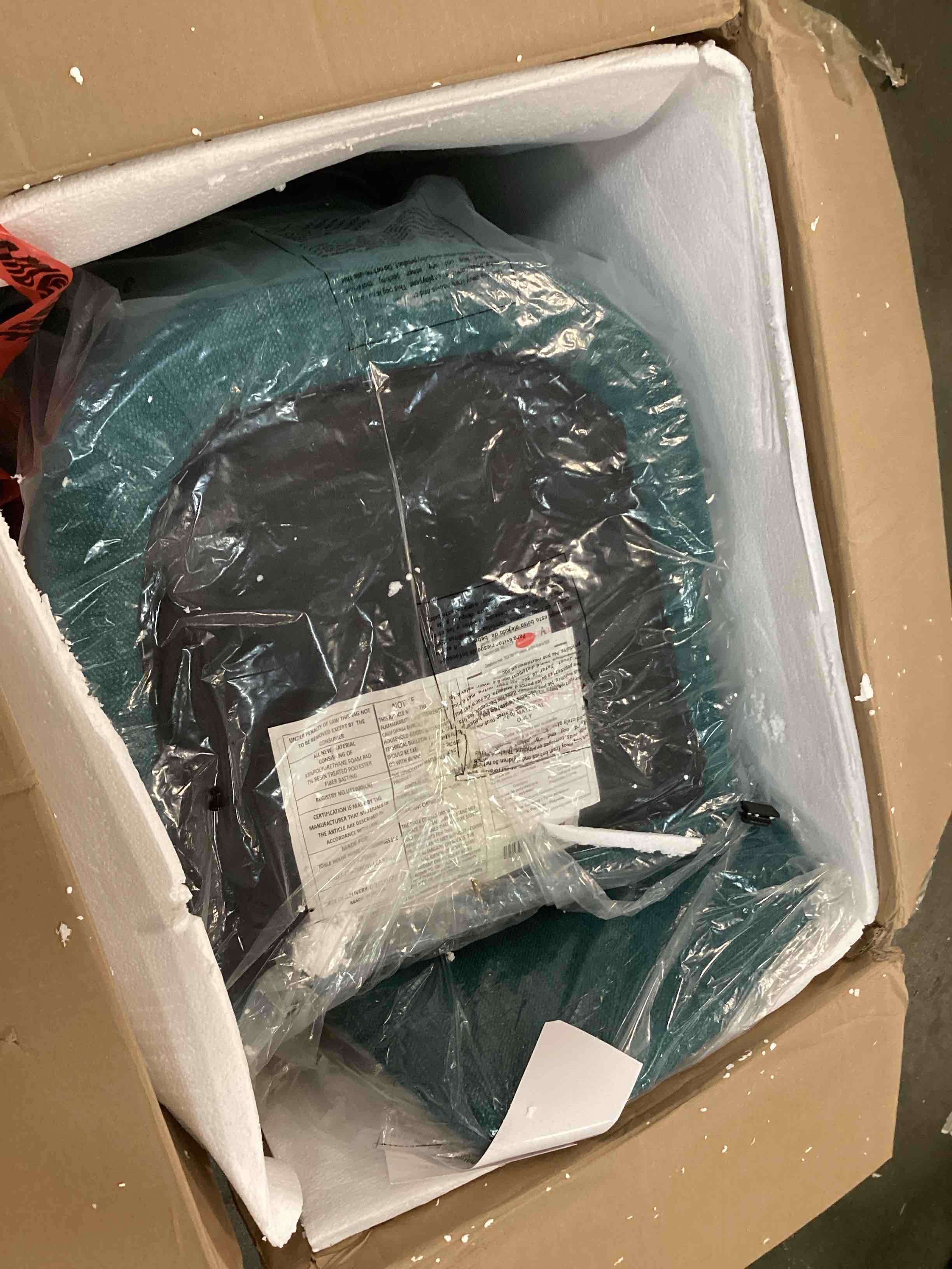 https://s3.amazonaws.com/lotting-images-prod/bidfta/RED6585305_1716481407069.jpeg