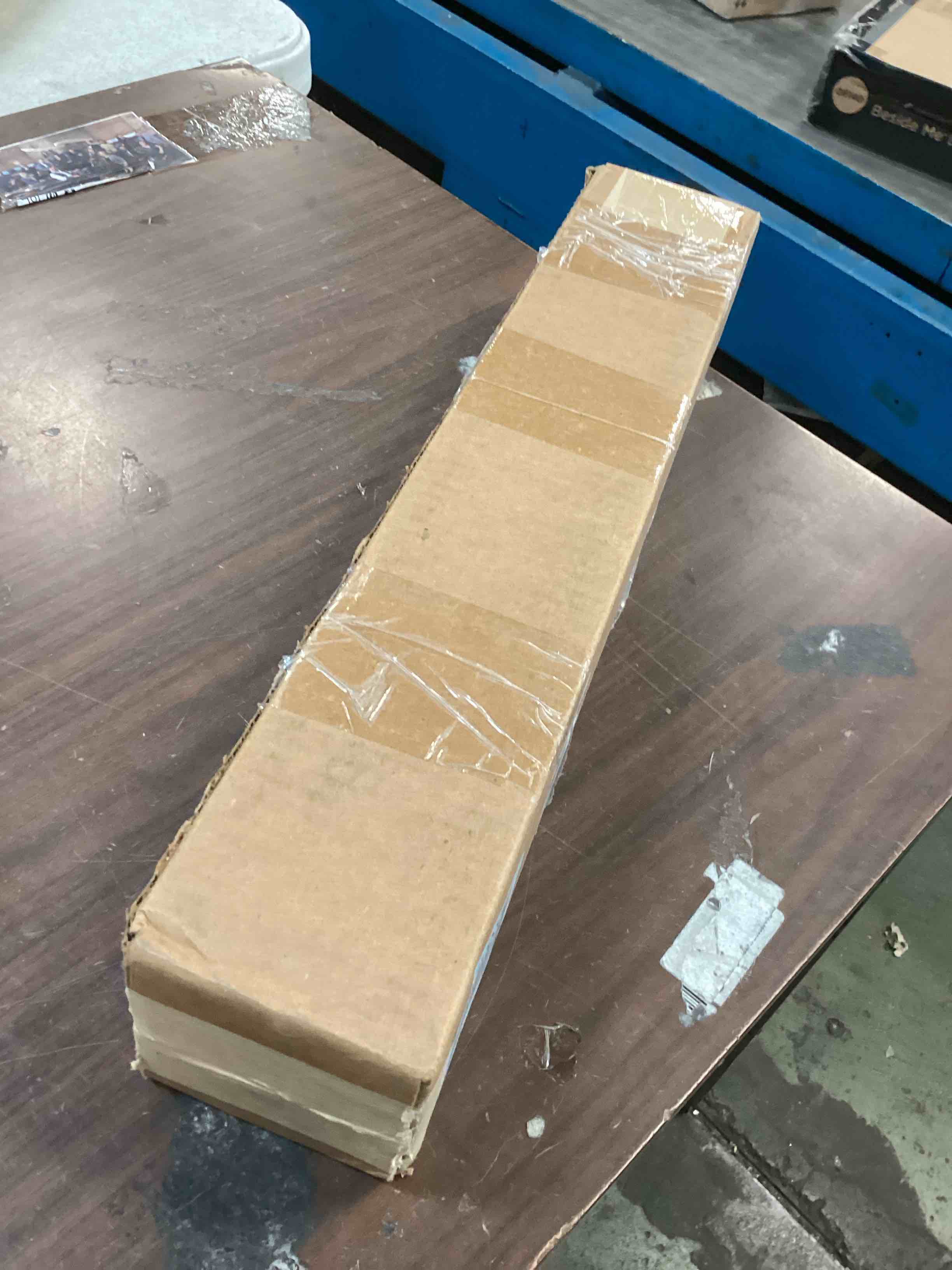 https://s3.amazonaws.com/lotting-images-prod/bidfta/RED6585391_1716488609540.jpeg