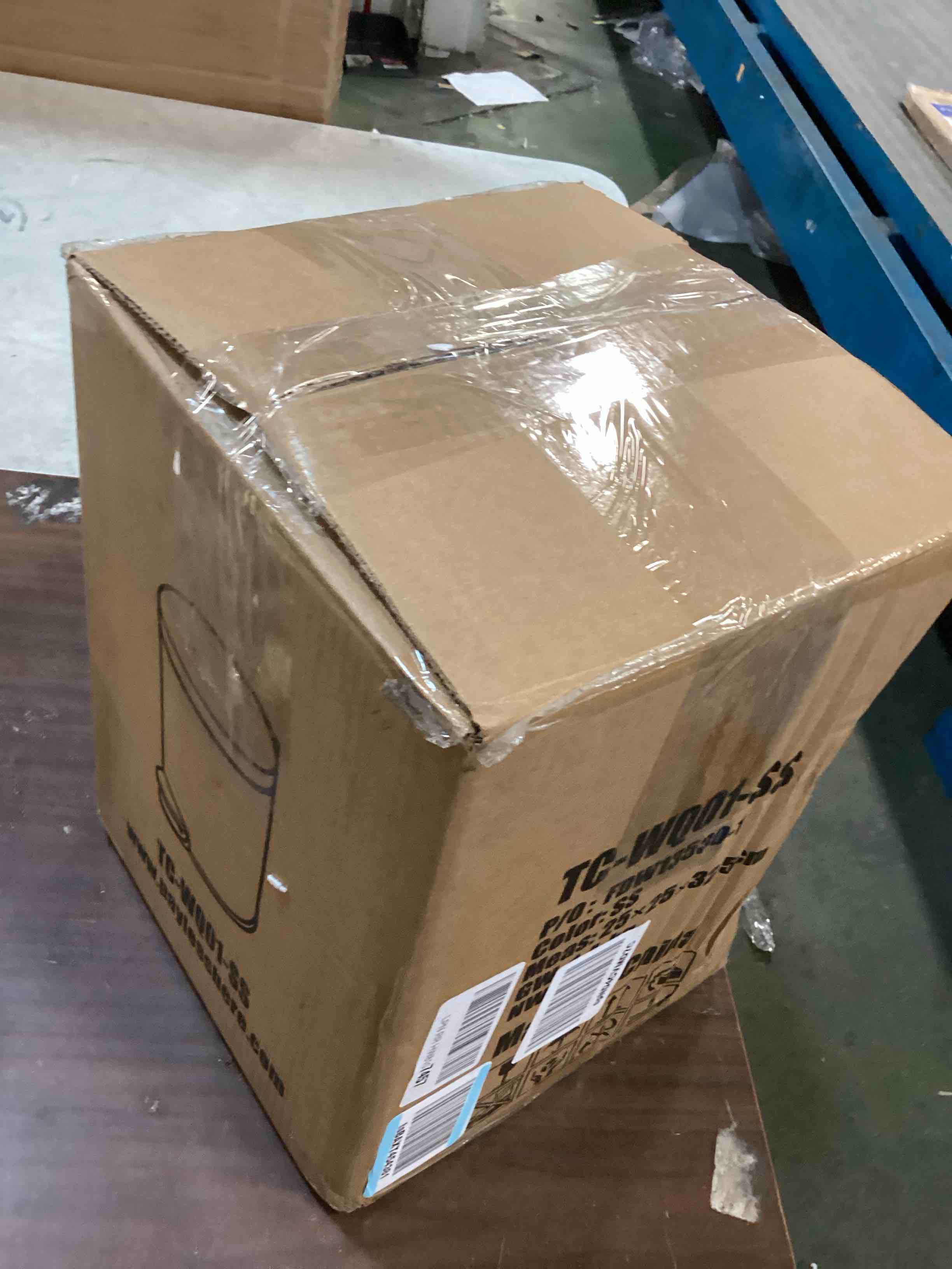 https://s3.amazonaws.com/lotting-images-prod/bidfta/RED6585402_1716489878296.jpeg