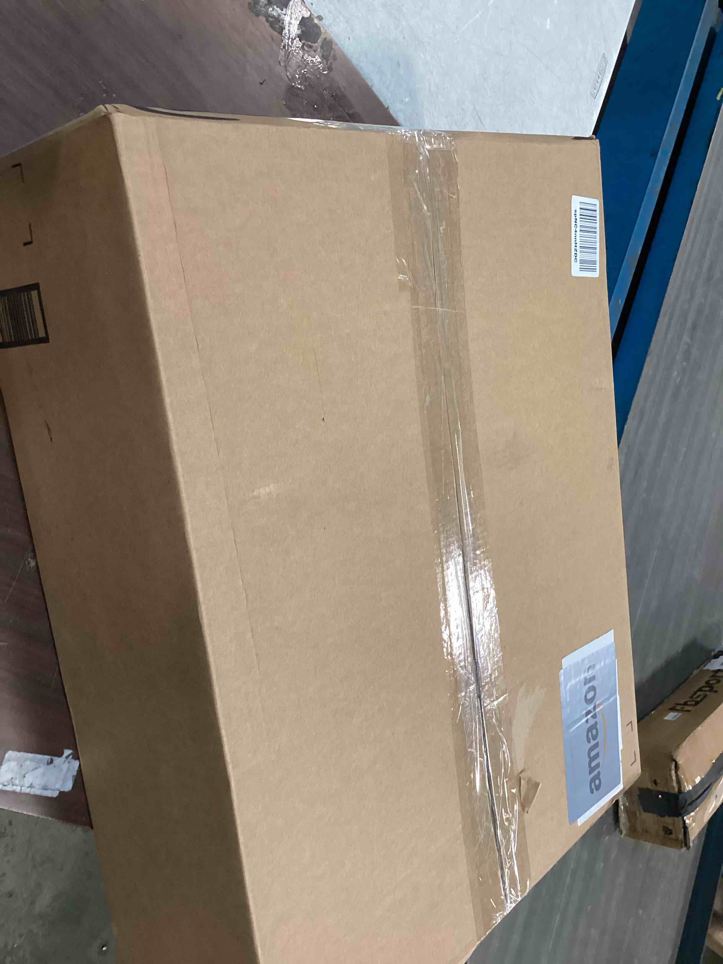 https://s3.amazonaws.com/lotting-images-prod/bidfta/RED6585425_1716493656119.jpeg