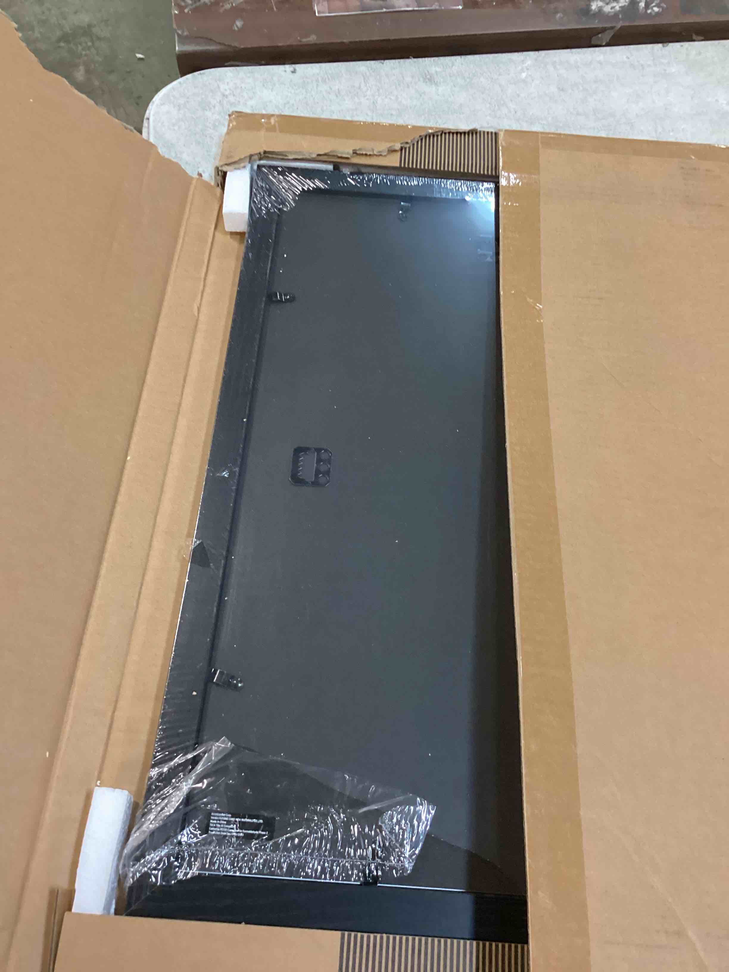 https://s3.amazonaws.com/lotting-images-prod/bidfta/RED6585449_1715953130889.jpeg