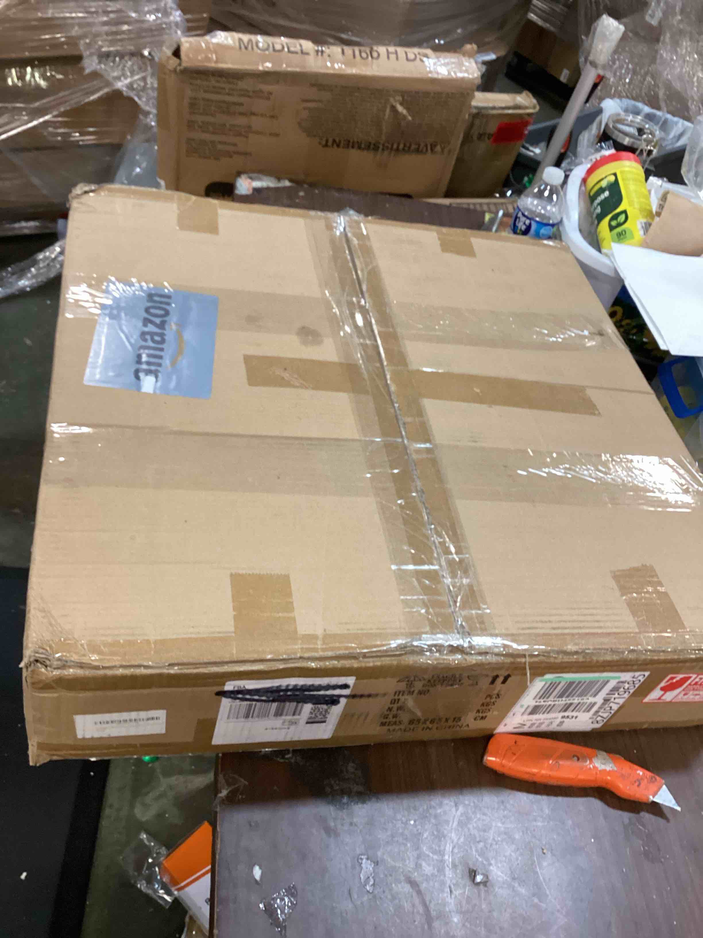 https://s3.amazonaws.com/lotting-images-prod/bidfta/RED6585758_1716049583272.jpeg