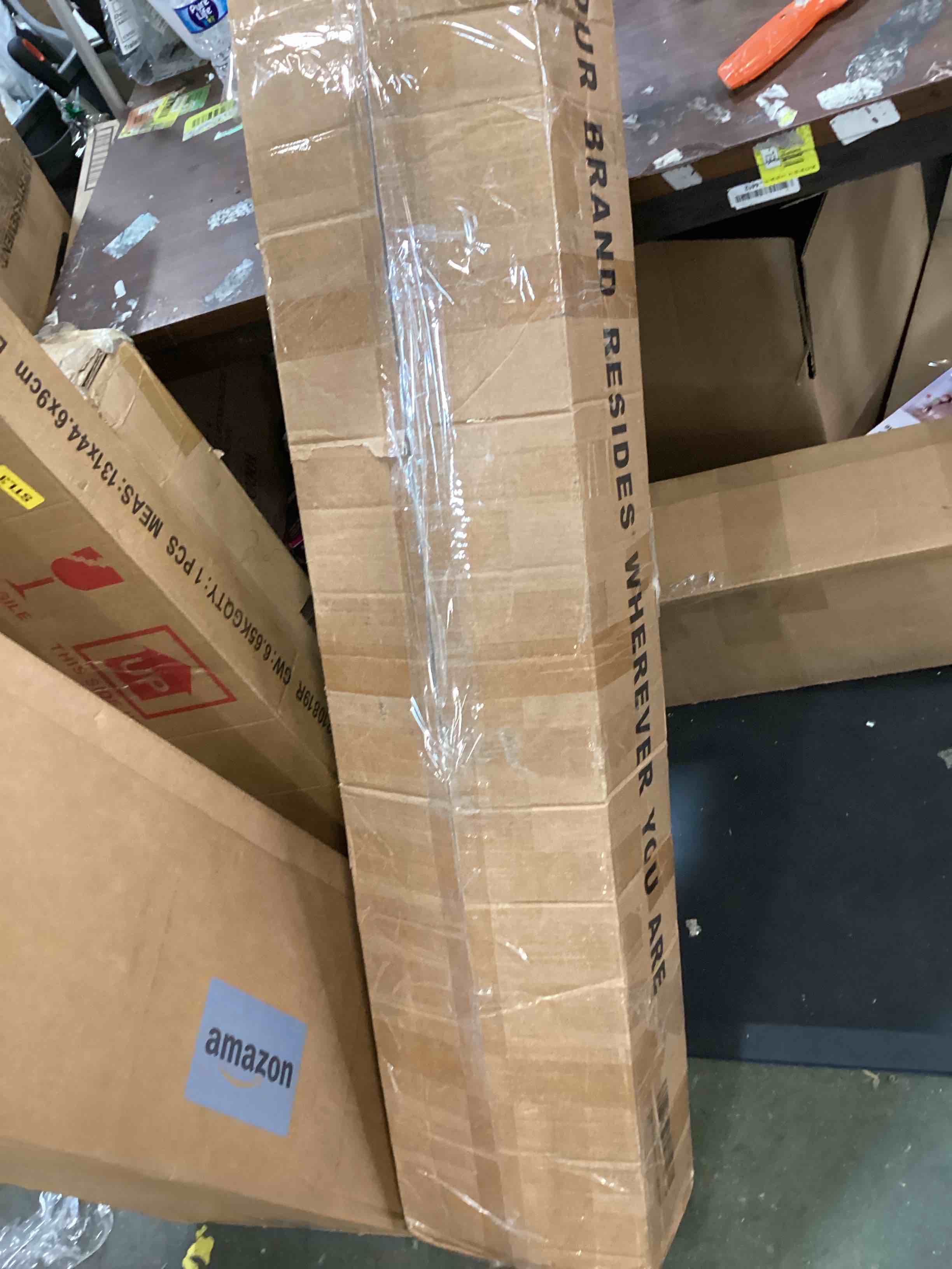 https://s3.amazonaws.com/lotting-images-prod/bidfta/RED6585760_1716052572365.jpeg