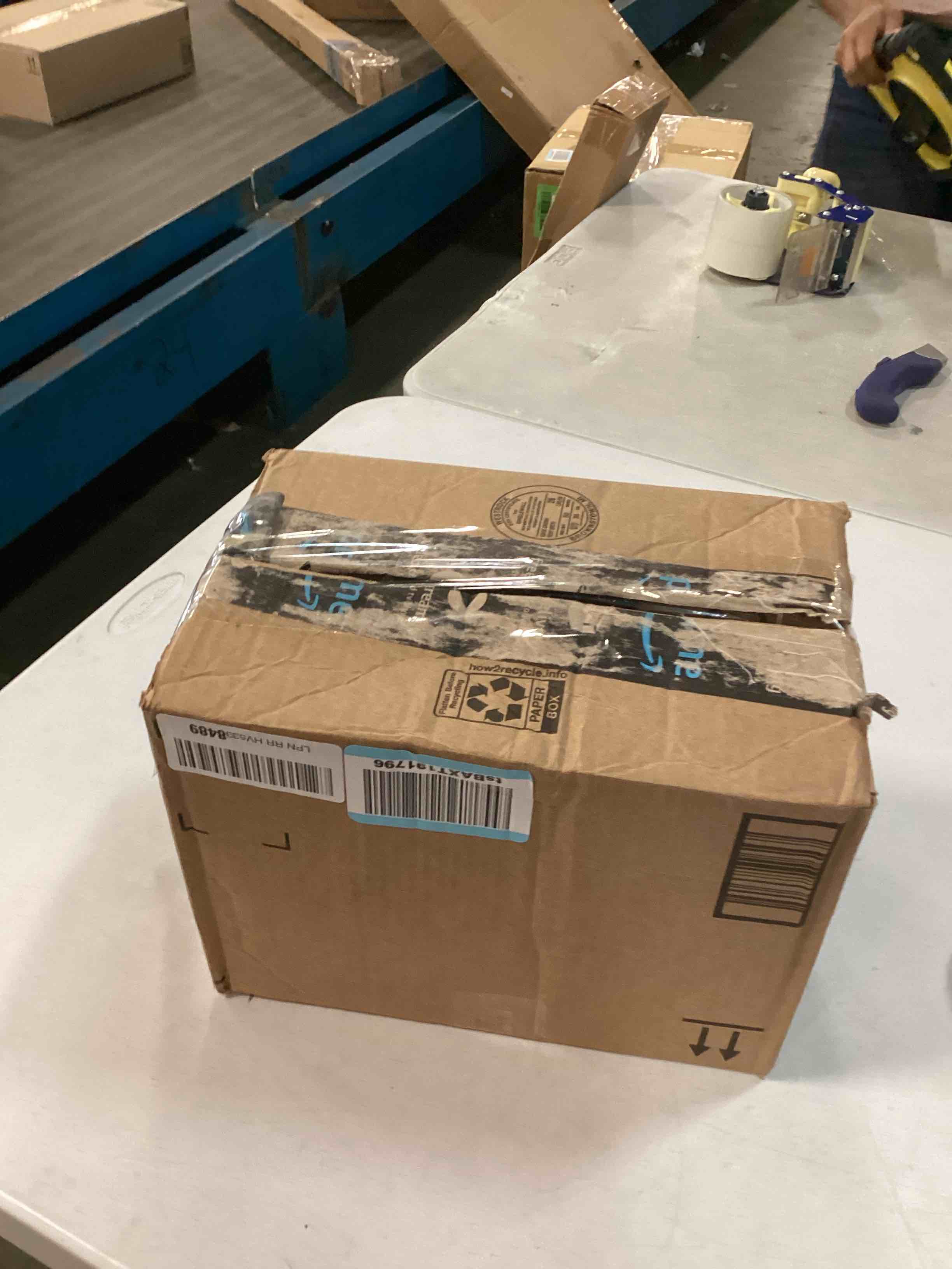 https://s3.amazonaws.com/lotting-images-prod/bidfta/RED6585987_1716229314829.jpeg