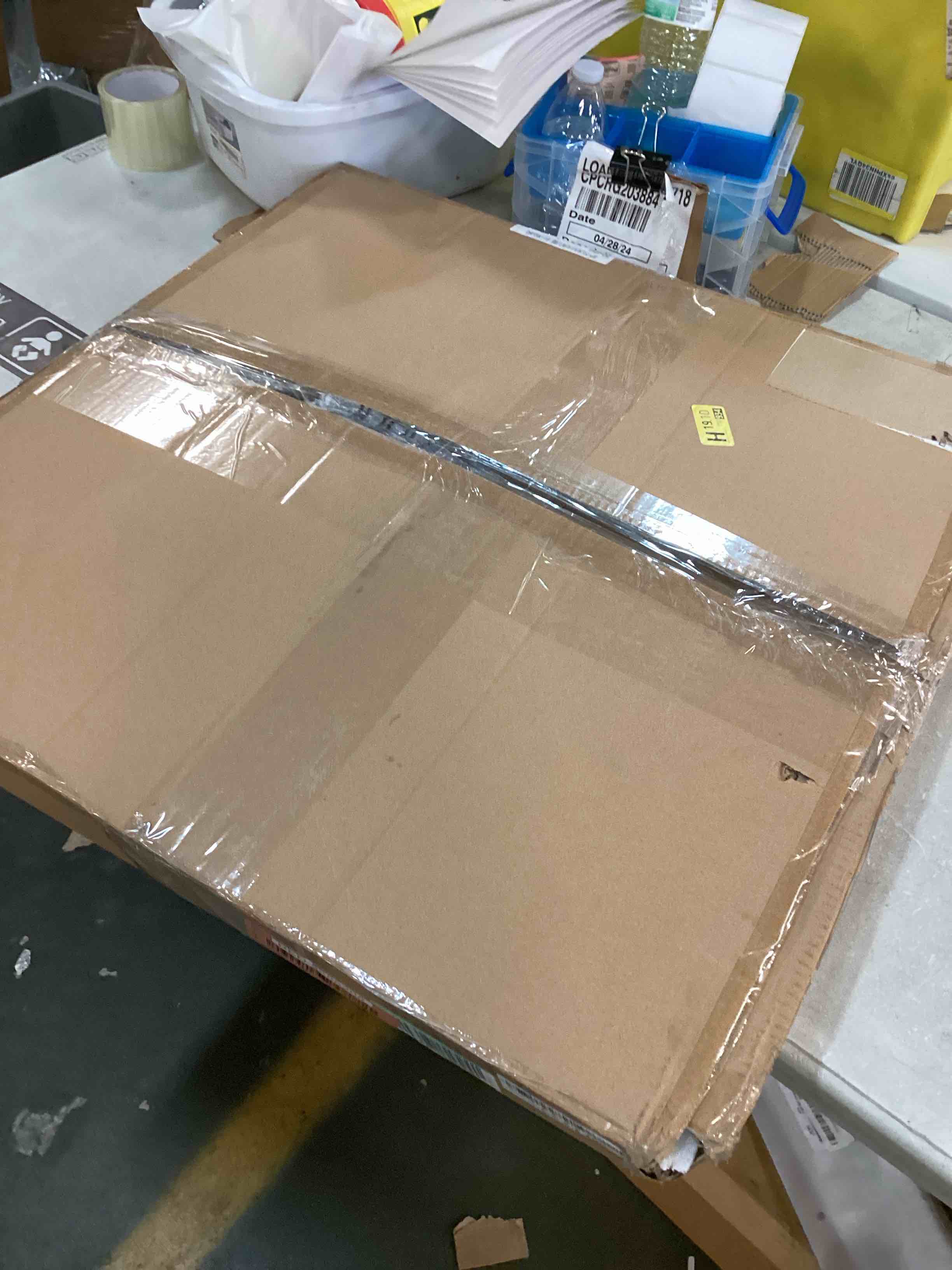 https://s3.amazonaws.com/lotting-images-prod/bidfta/RED6586208_1716314260429.jpeg