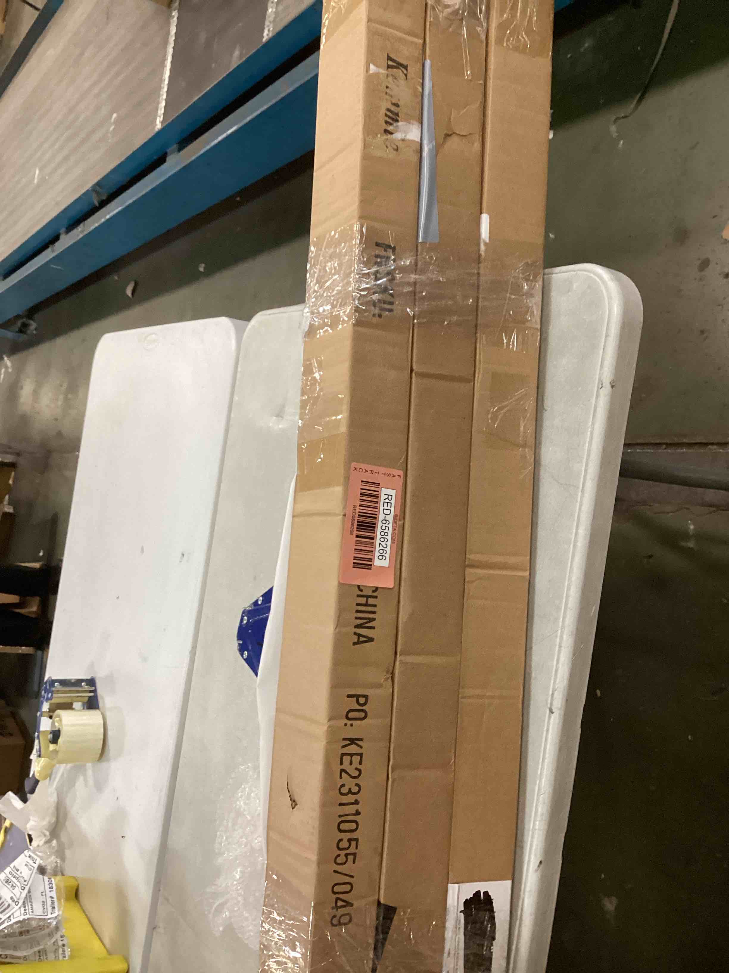 https://s3.amazonaws.com/lotting-images-prod/bidfta/RED6586266_1716321416183.jpeg