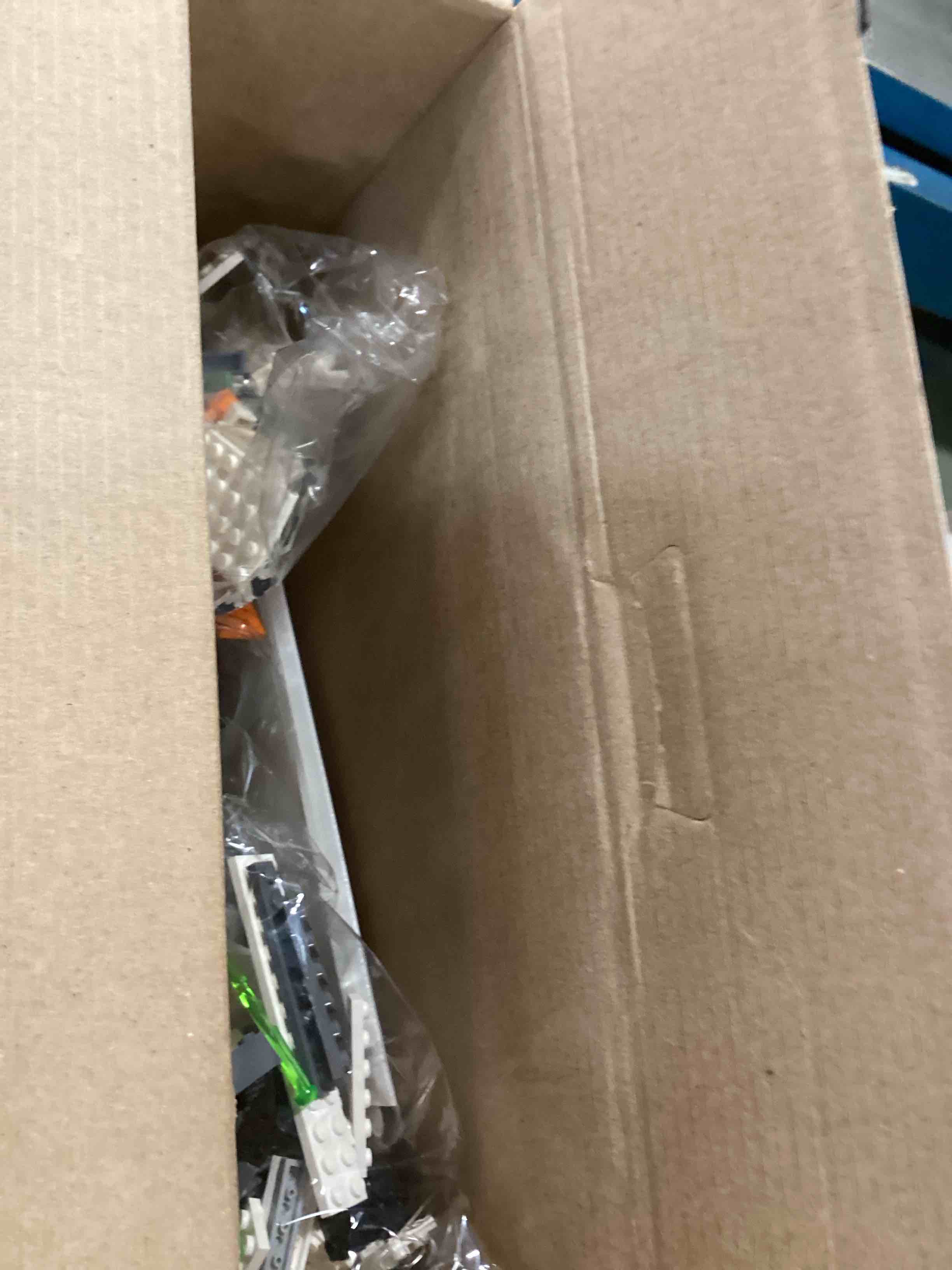 https://s3.amazonaws.com/lotting-images-prod/bidfta/RED6586373_1716390781405.jpeg