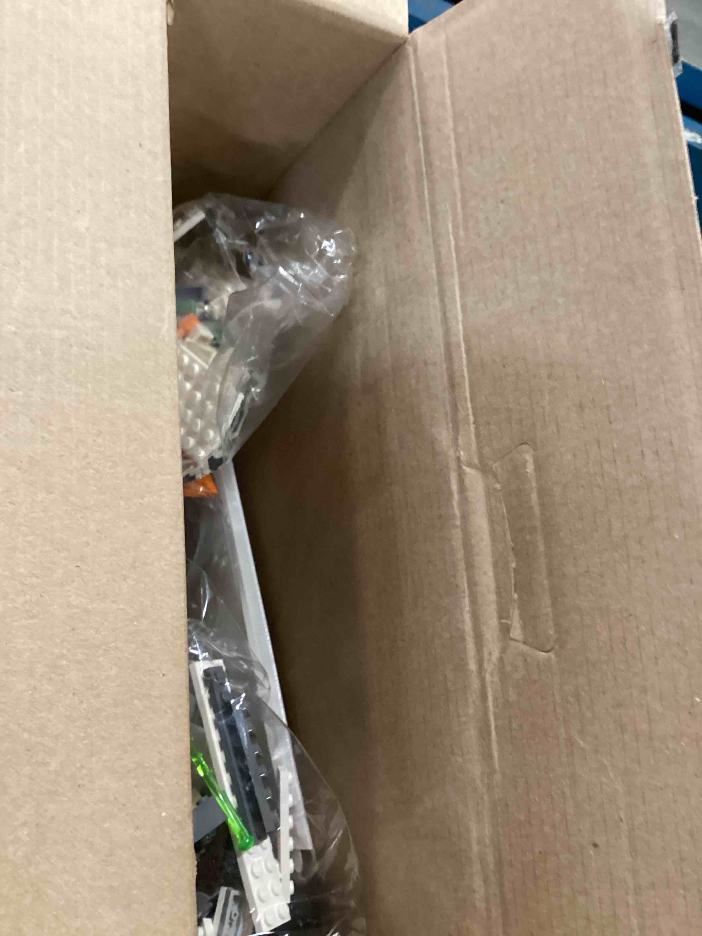 https://s3.amazonaws.com/lotting-images-prod/bidfta/RED6586373_1716390782173.jpeg