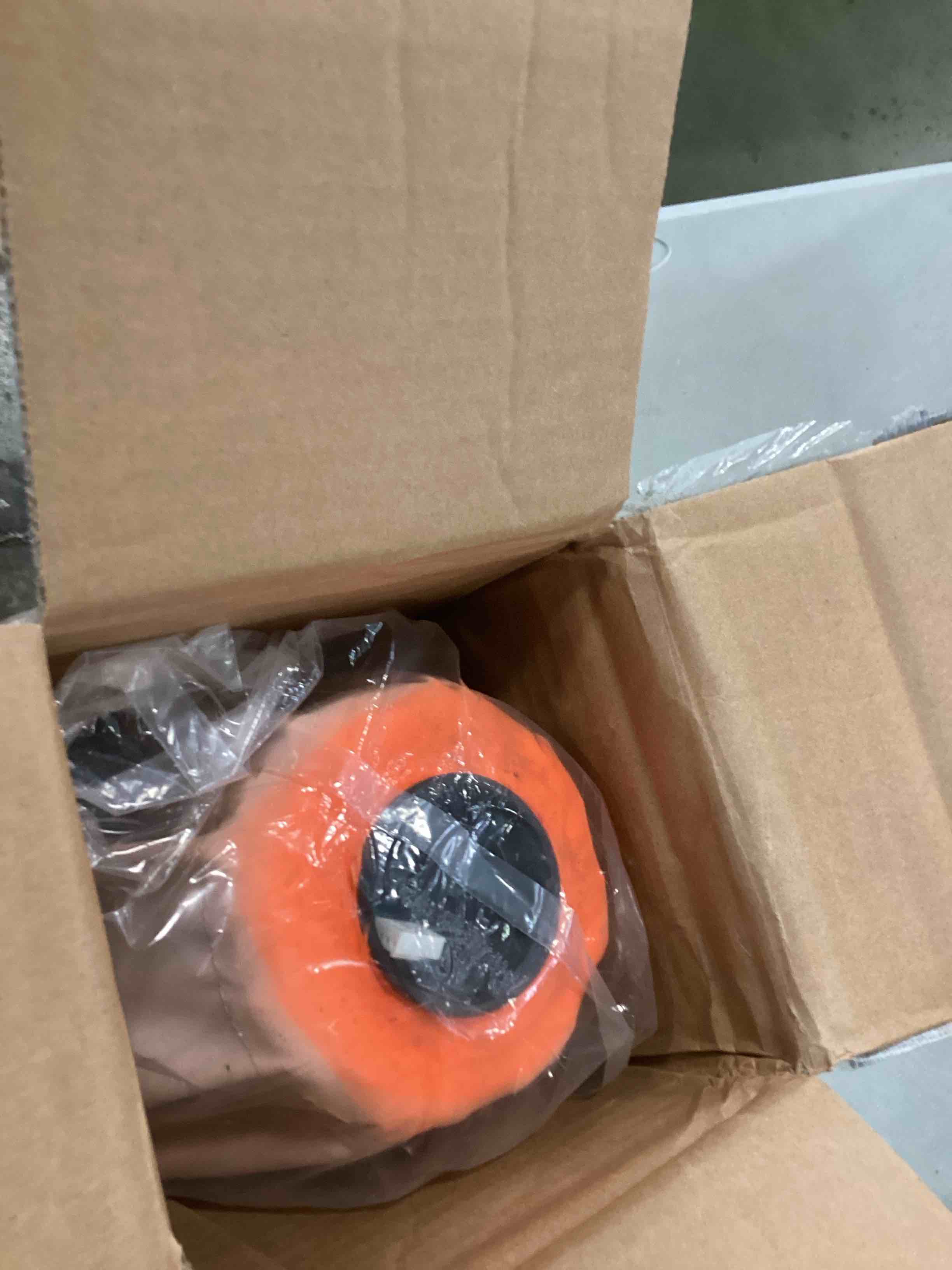https://s3.amazonaws.com/lotting-images-prod/bidfta/RED6586412_1716394945977.jpeg