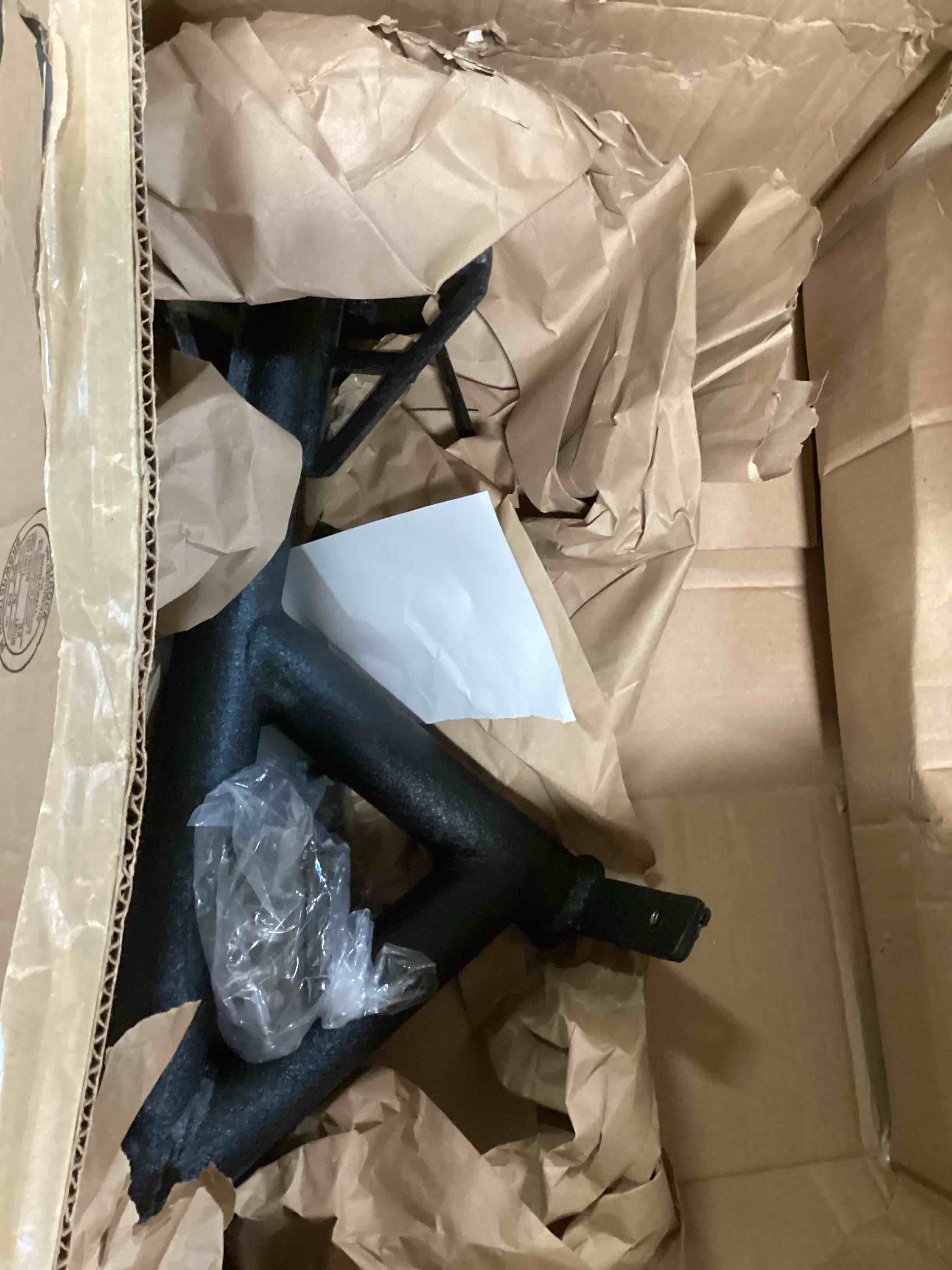 https://s3.amazonaws.com/lotting-images-prod/bidfta/RED6586522_1716466990249.jpeg