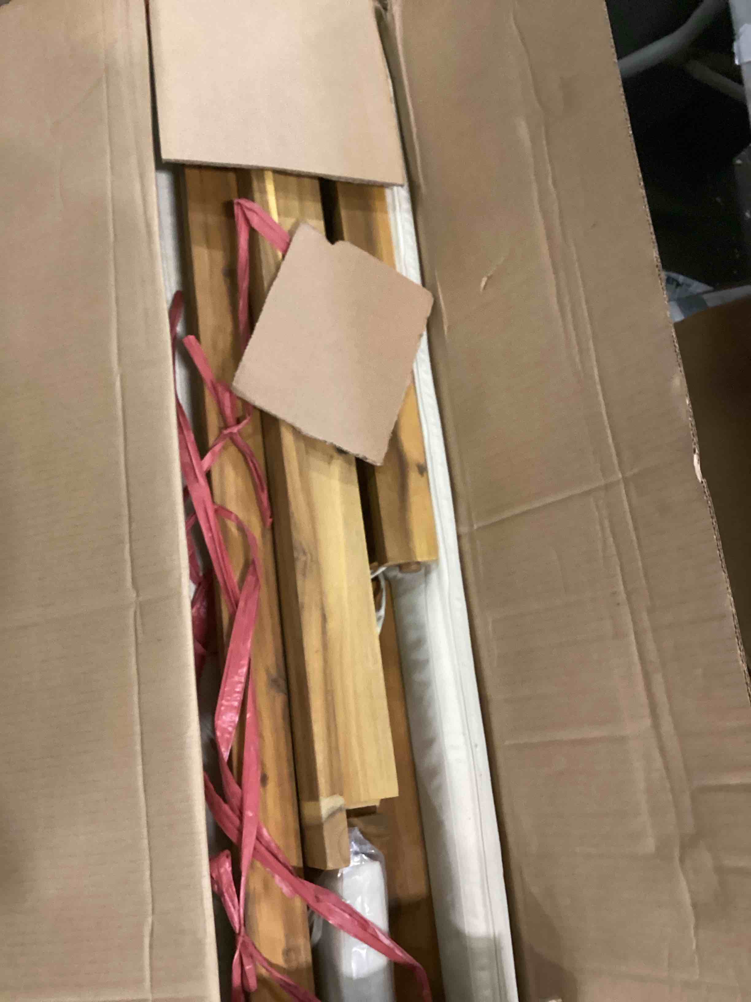 https://s3.amazonaws.com/lotting-images-prod/bidfta/RED6586557_1716471264072.jpeg
