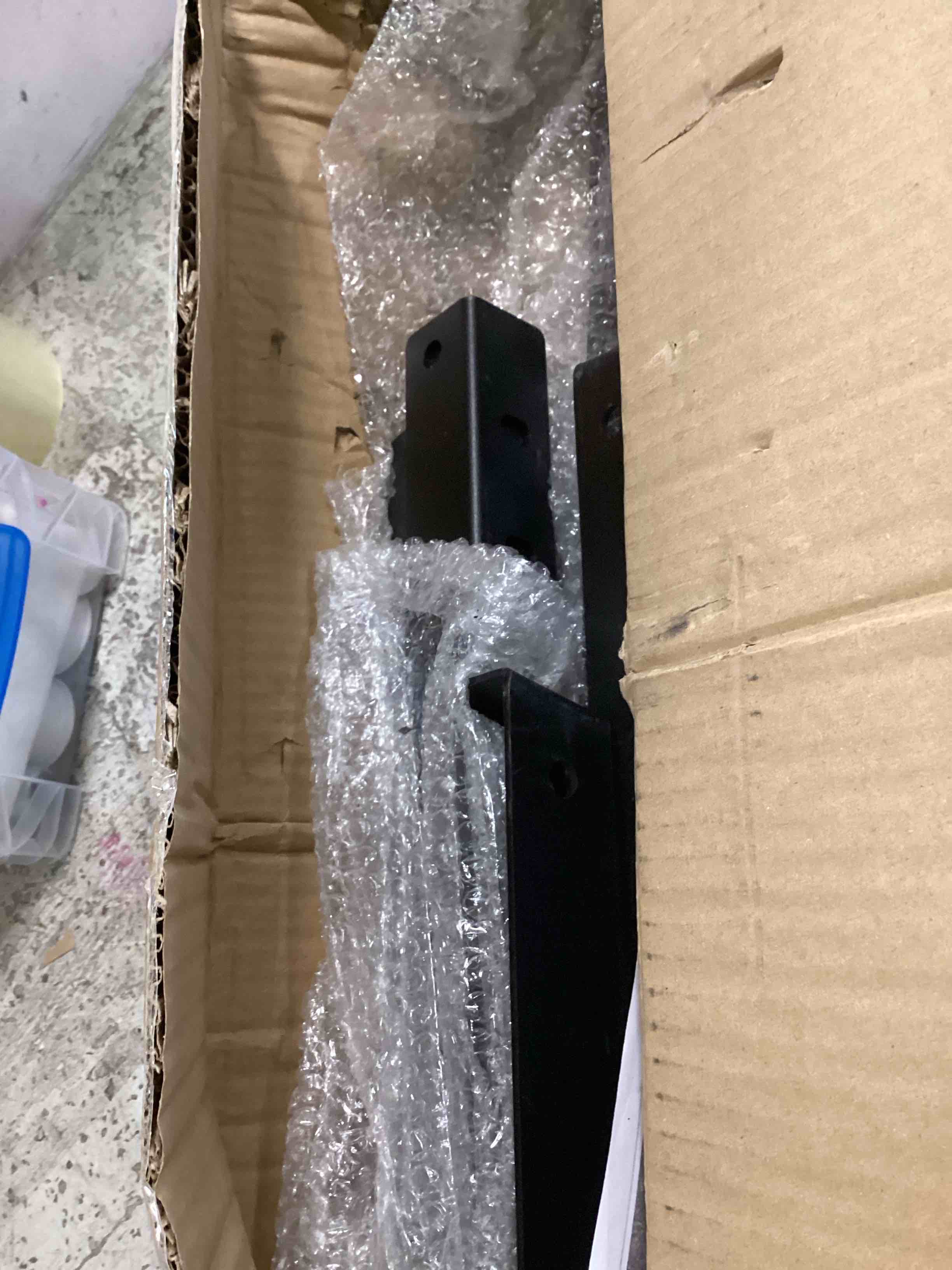 https://s3.amazonaws.com/lotting-images-prod/bidfta/RED6586580_1716474961356.jpeg