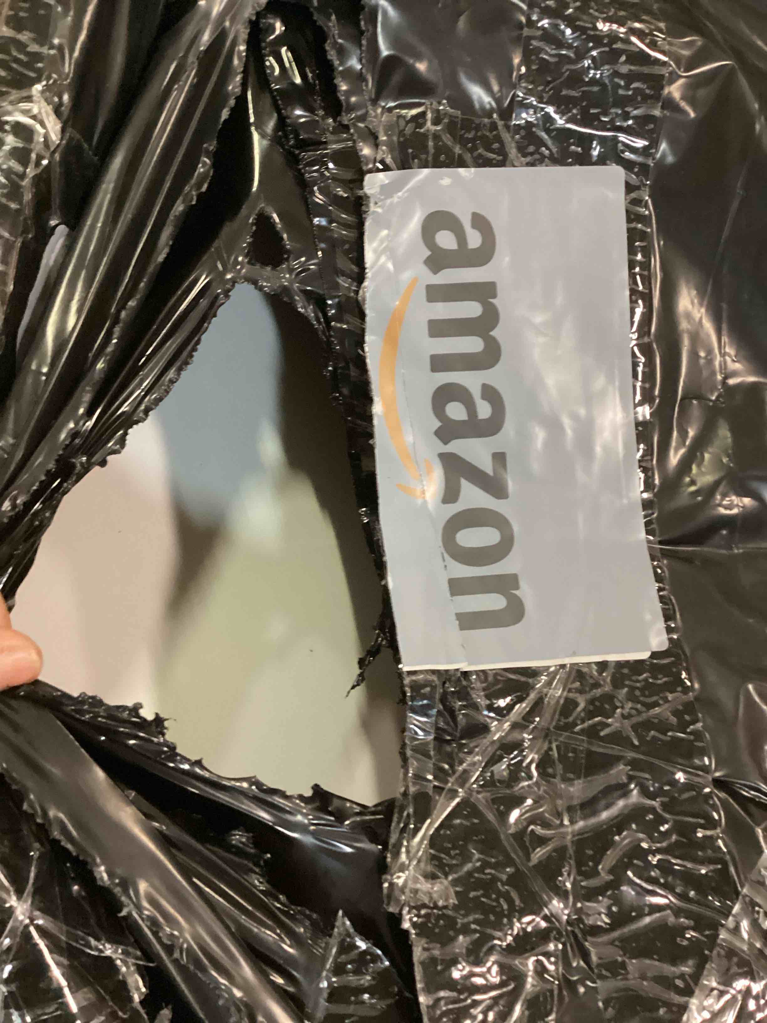 https://s3.amazonaws.com/lotting-images-prod/bidfta/RED6586655_1716486666075.jpeg