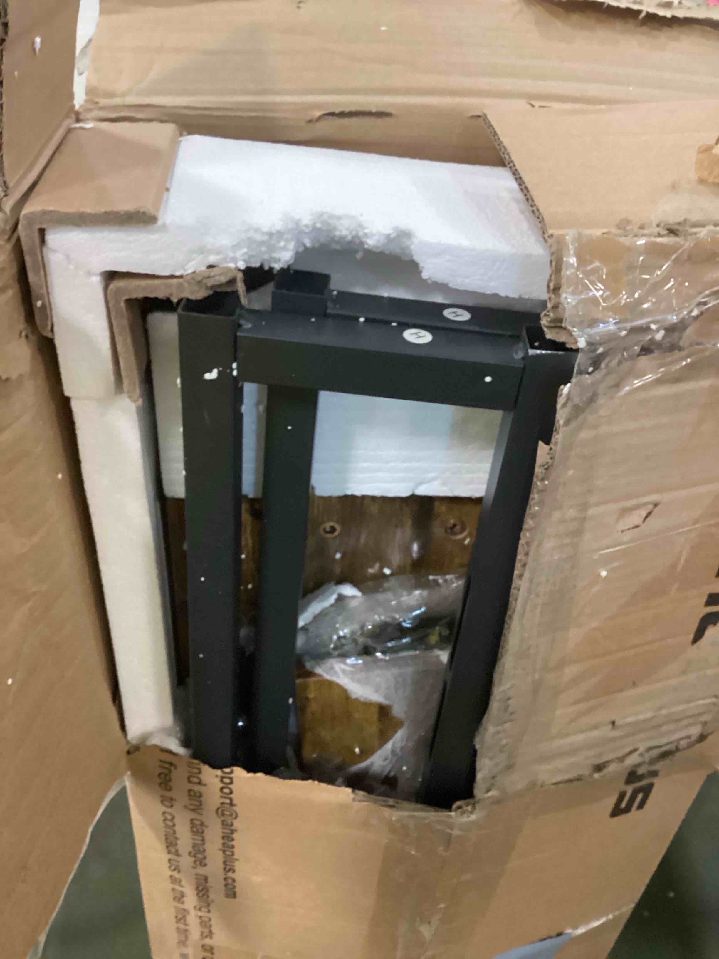 https://s3.amazonaws.com/lotting-images-prod/bidfta/RED6586727_1716552060663.jpeg