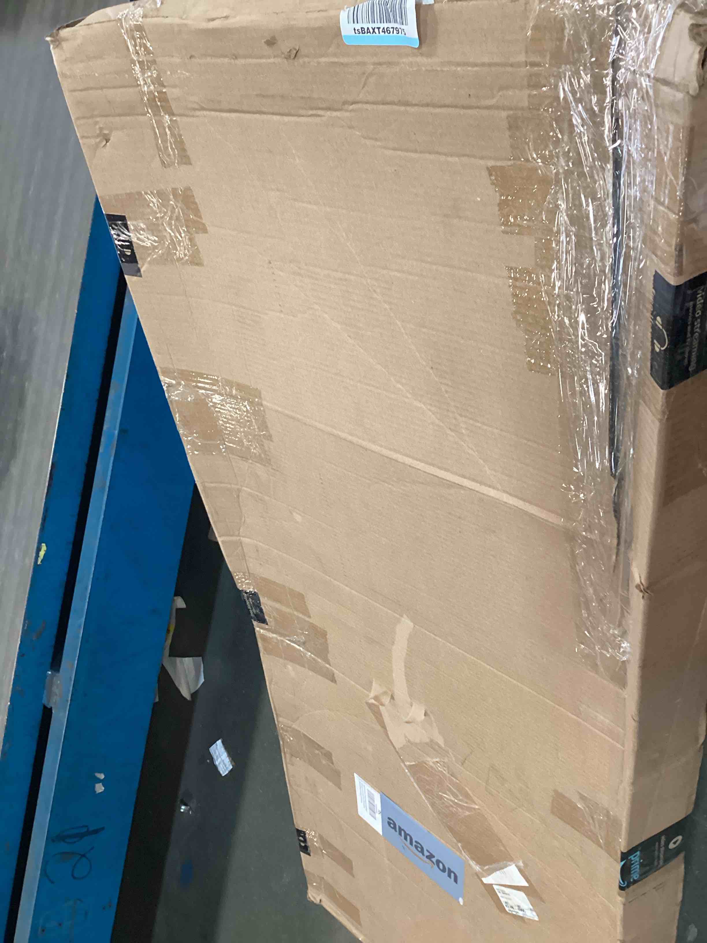 https://s3.amazonaws.com/lotting-images-prod/bidfta/RED6586983_1717774777682.jpeg