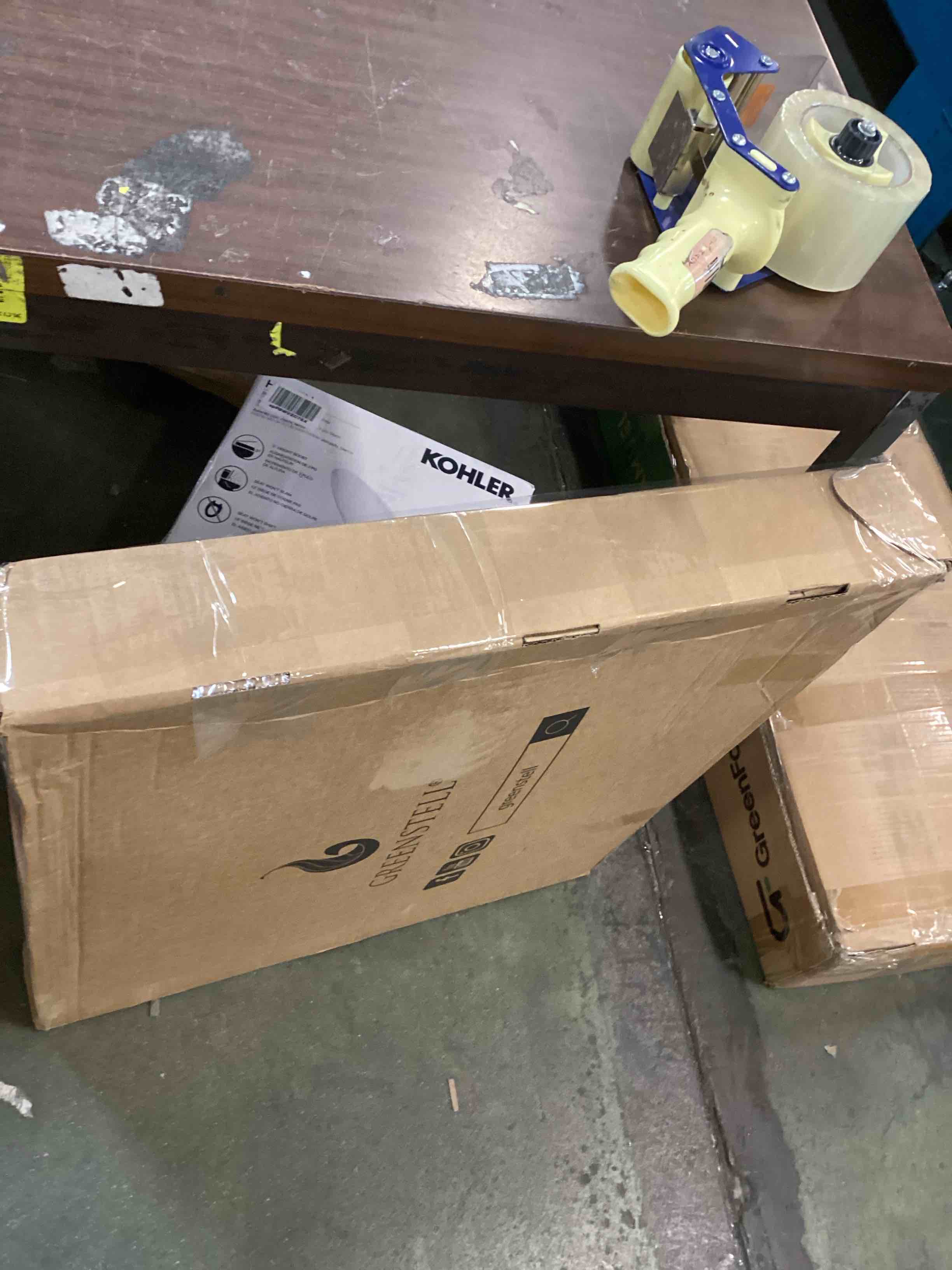 https://s3.amazonaws.com/lotting-images-prod/bidfta/RED6587134_1718024322024.jpeg