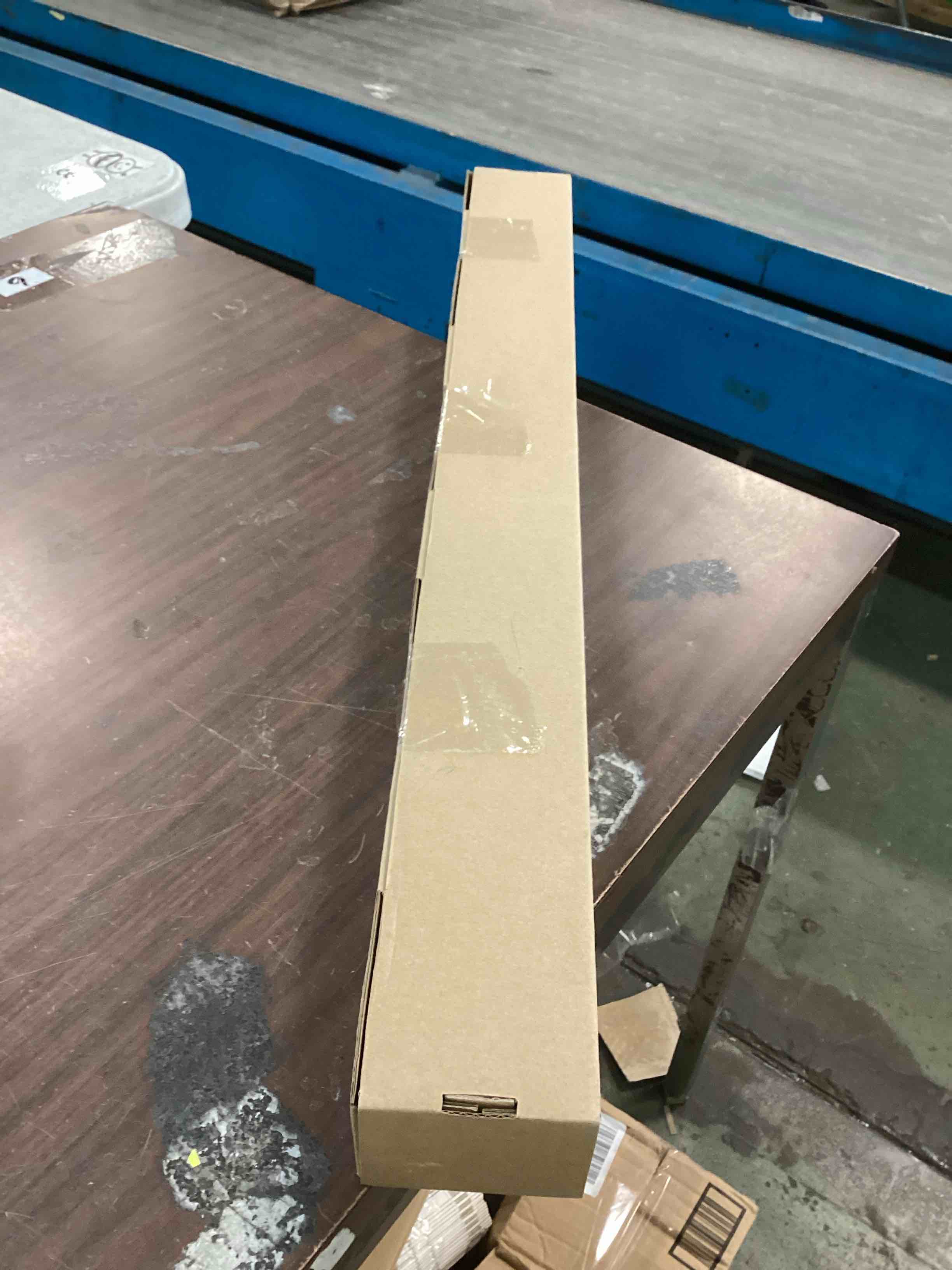 https://s3.amazonaws.com/lotting-images-prod/bidfta/RED6587169_1718032723028.jpeg