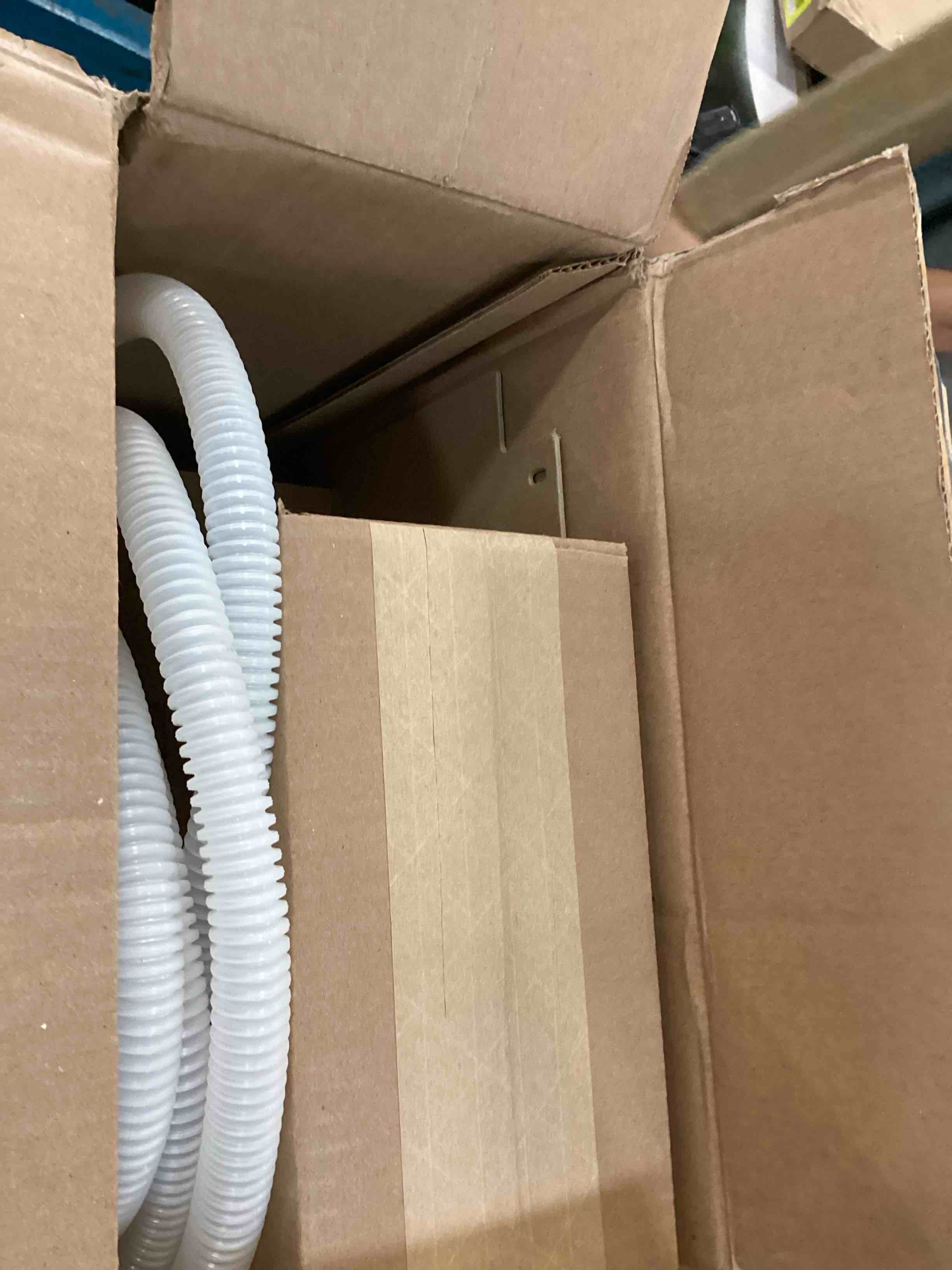 https://s3.amazonaws.com/lotting-images-prod/bidfta/RED6587429_1718117935437.jpeg