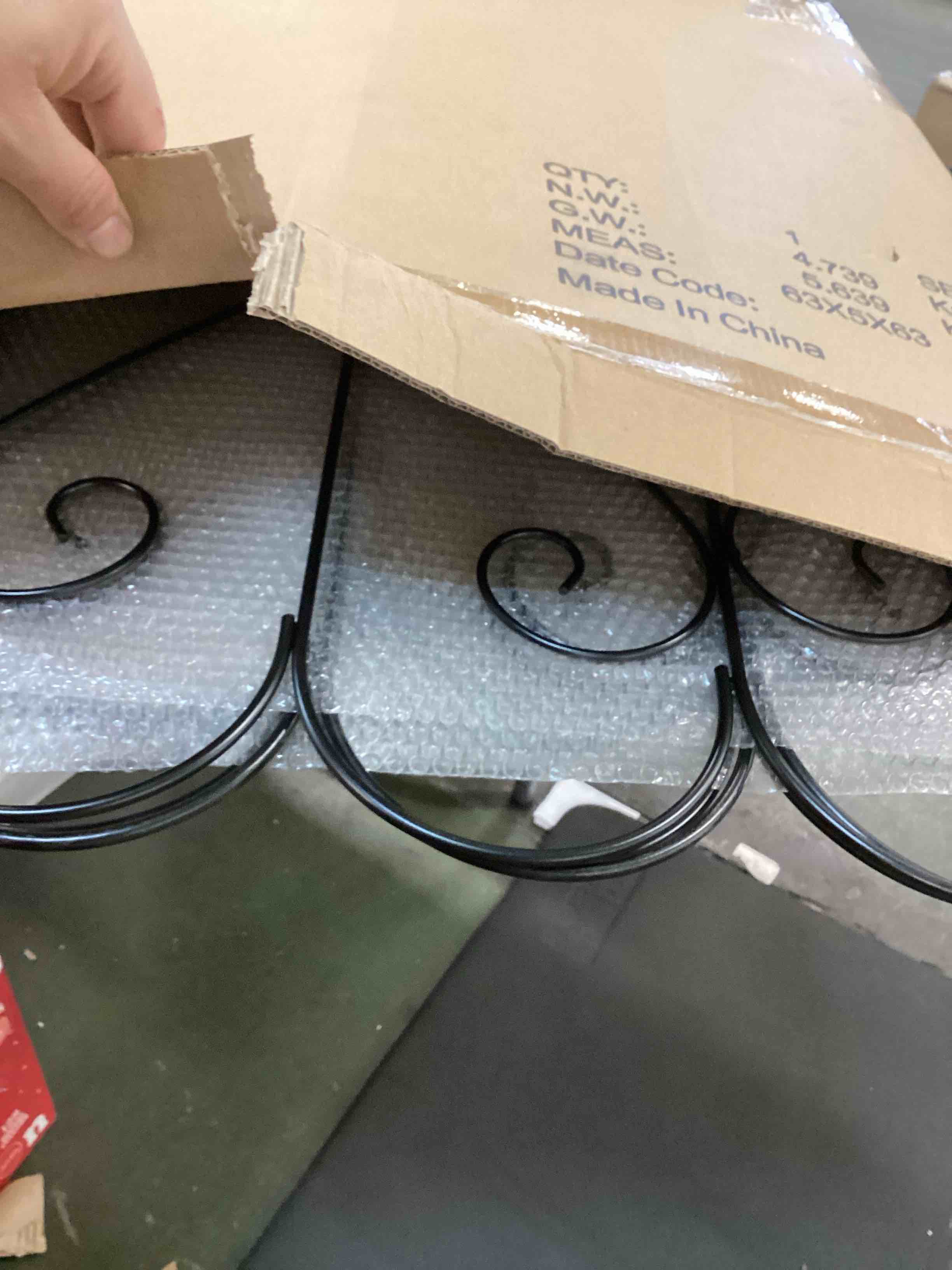 https://s3.amazonaws.com/lotting-images-prod/bidfta/RED6587616_1718198324966.jpeg
