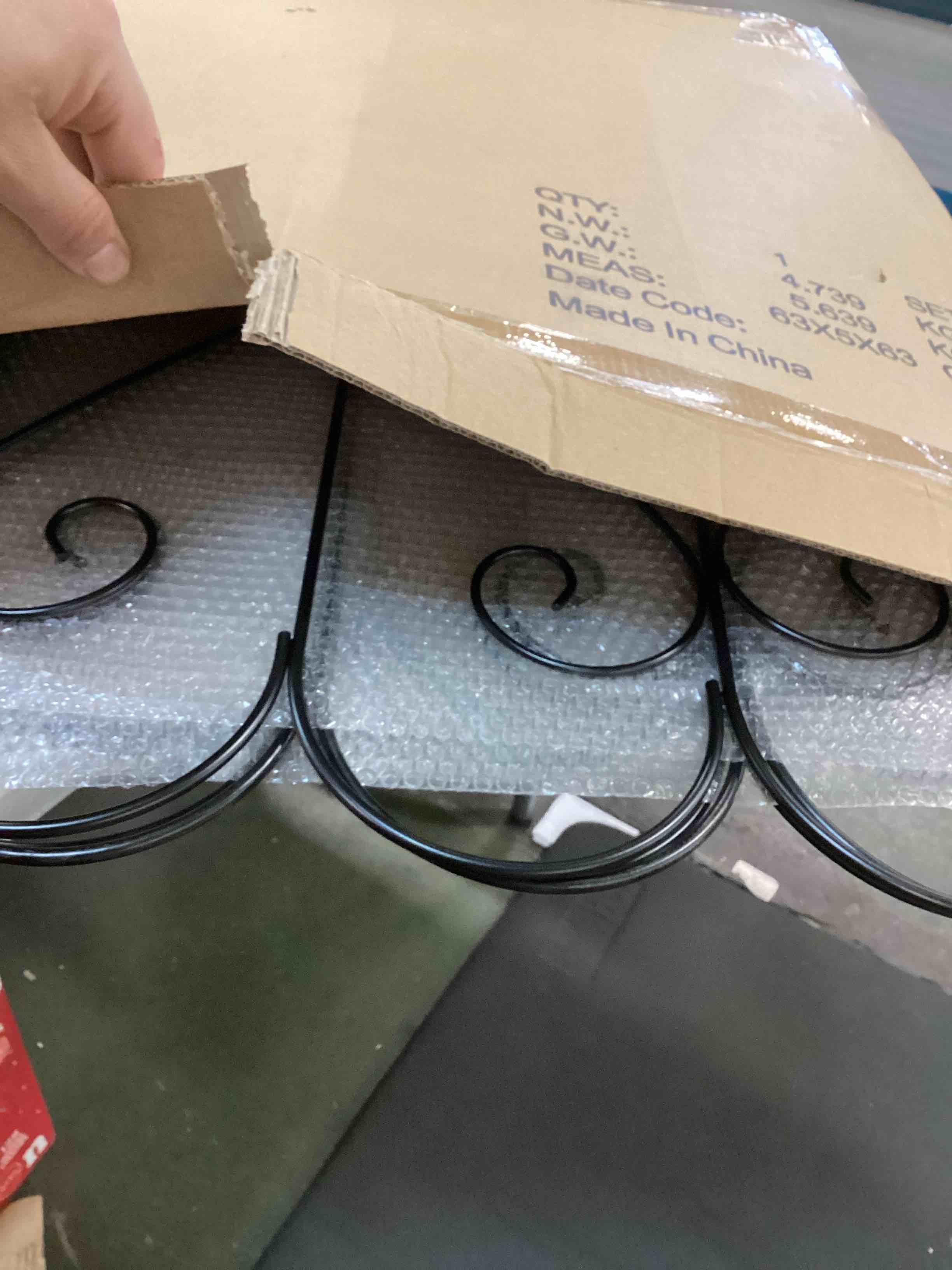 https://s3.amazonaws.com/lotting-images-prod/bidfta/RED6587616_1718198326039.jpeg