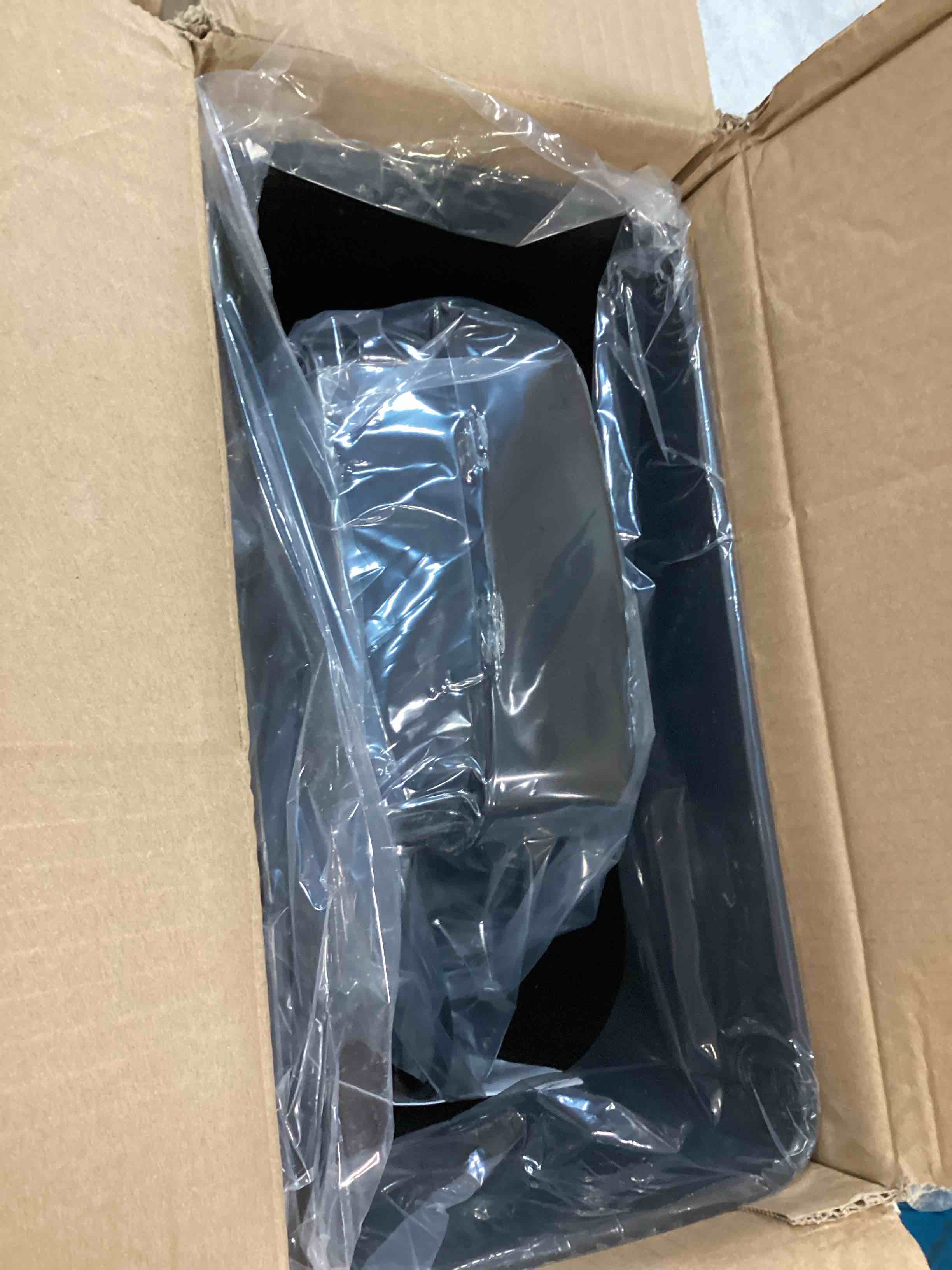 https://s3.amazonaws.com/lotting-images-prod/bidfta/RED6587747_1718215745564.jpeg