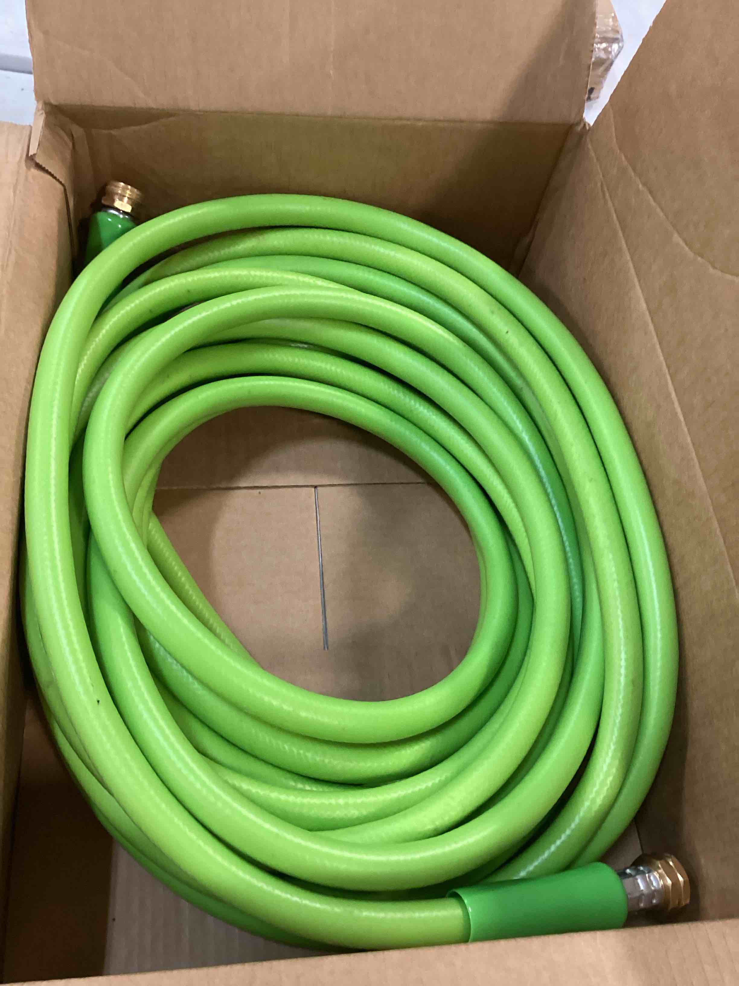 https://s3.amazonaws.com/lotting-images-prod/bidfta/RED6587753_1718216131281.jpeg