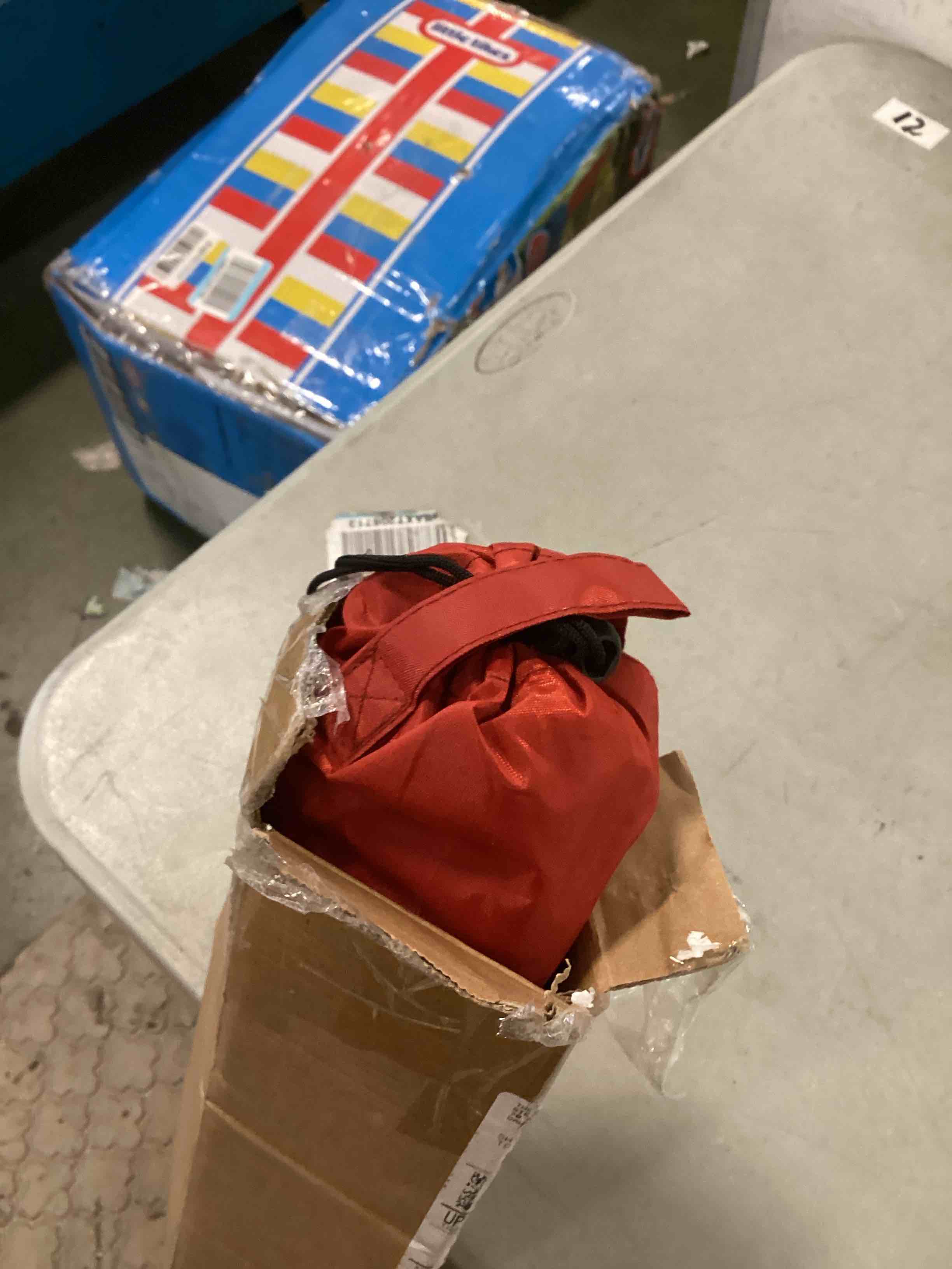 https://s3.amazonaws.com/lotting-images-prod/bidfta/RED6587870_1718282720791.jpeg