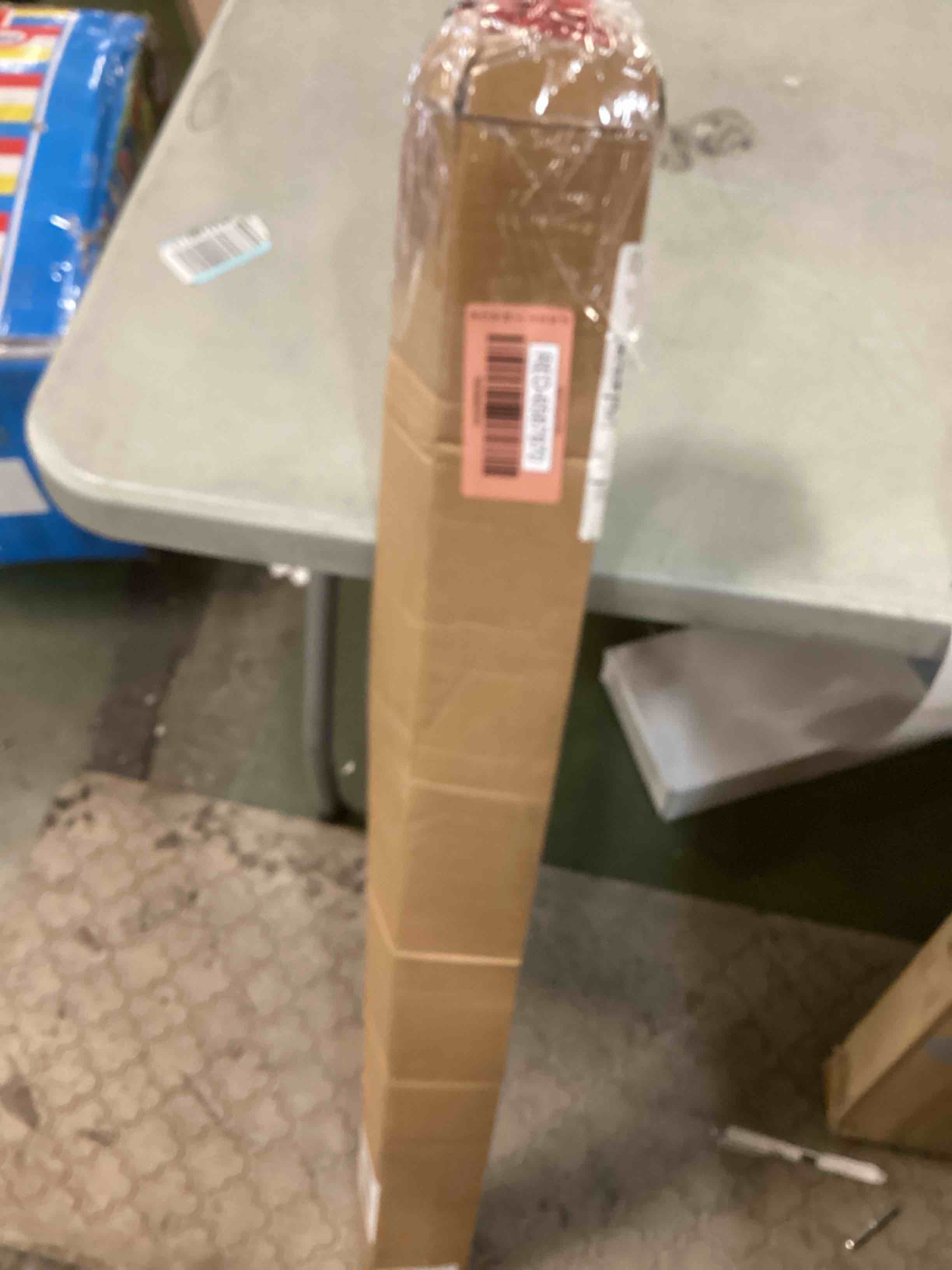 https://s3.amazonaws.com/lotting-images-prod/bidfta/RED6587870_1718282737513.jpeg