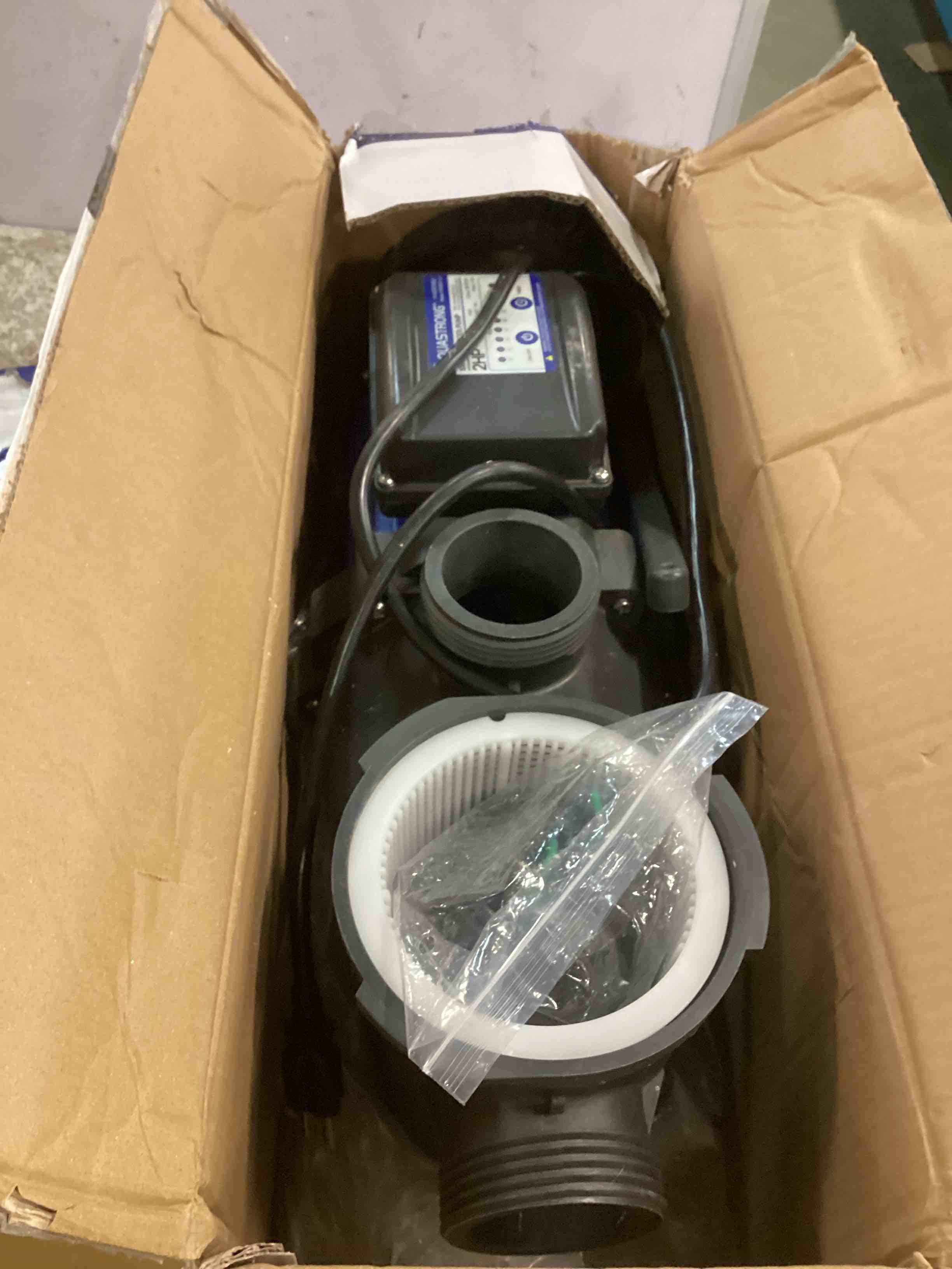 https://s3.amazonaws.com/lotting-images-prod/bidfta/RED6588259_1718386348127.jpeg