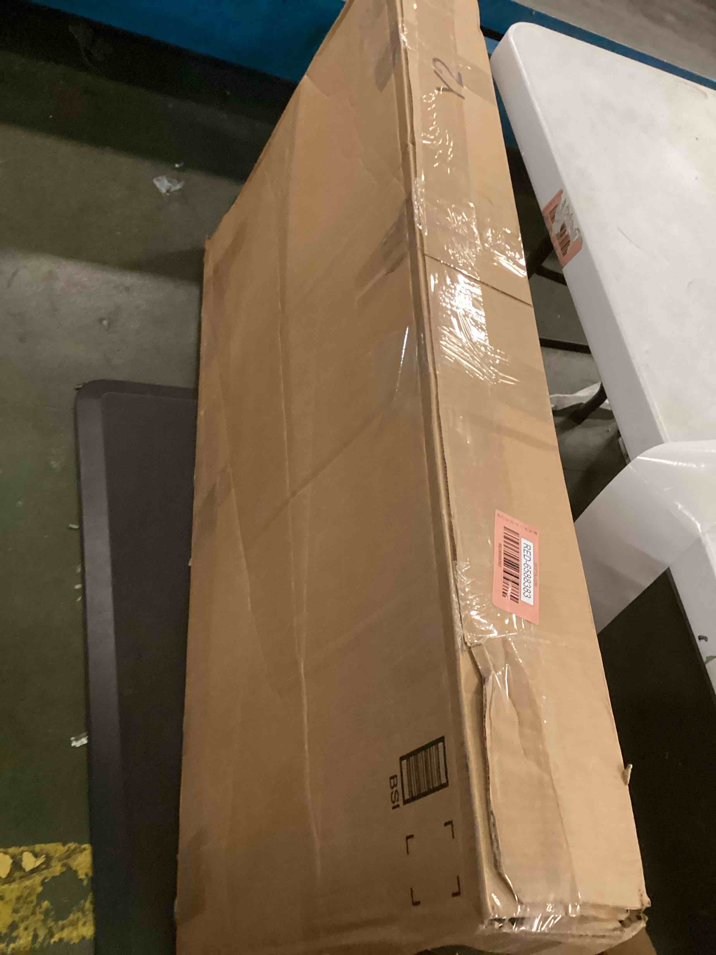 https://s3.amazonaws.com/lotting-images-prod/bidfta/RED6588383_1718454607467.jpeg
