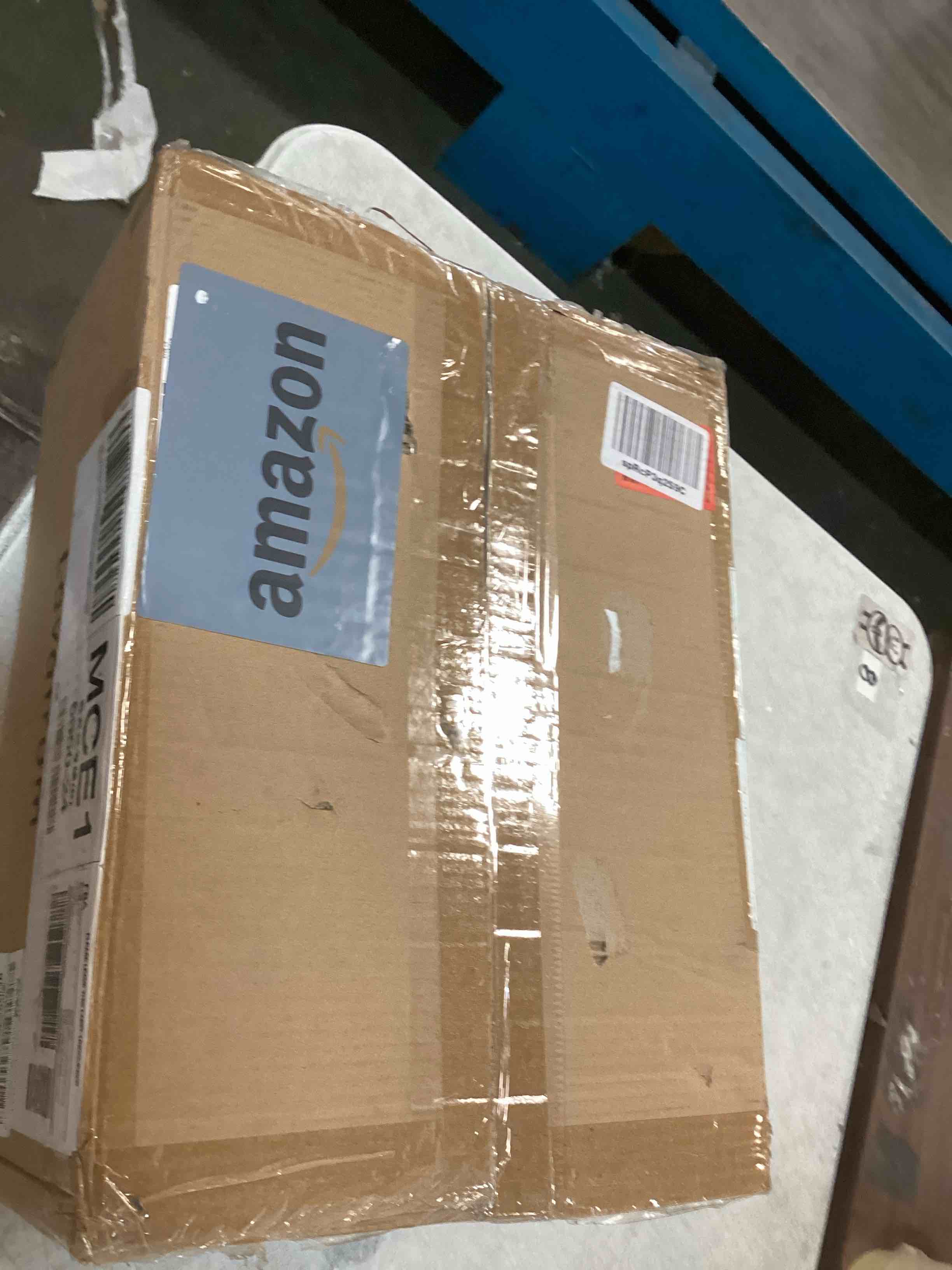 https://s3.amazonaws.com/lotting-images-prod/bidfta/RED6588840_1718728229679.jpeg