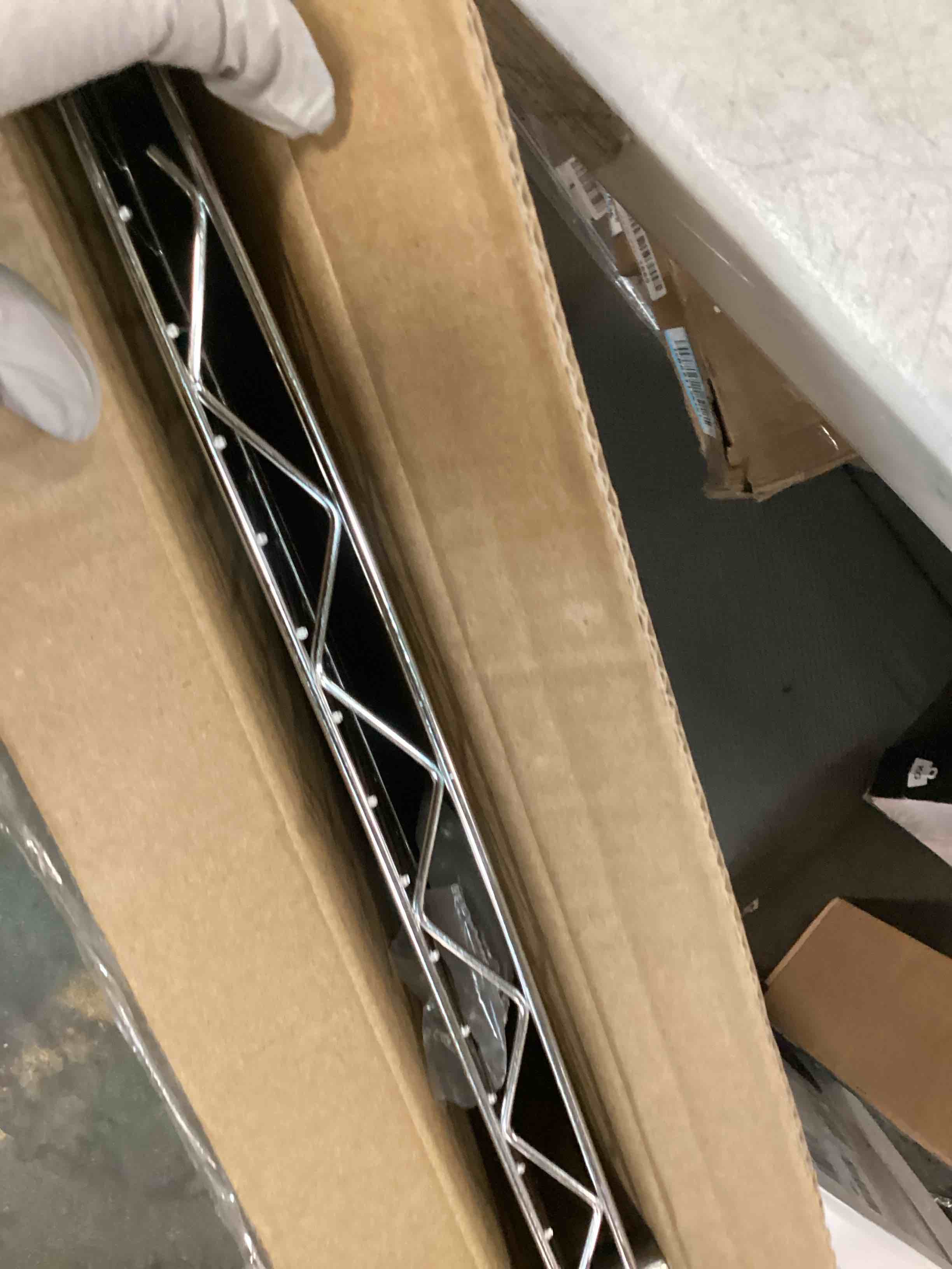 https://s3.amazonaws.com/lotting-images-prod/bidfta/RED6589389_1718908952250.jpeg