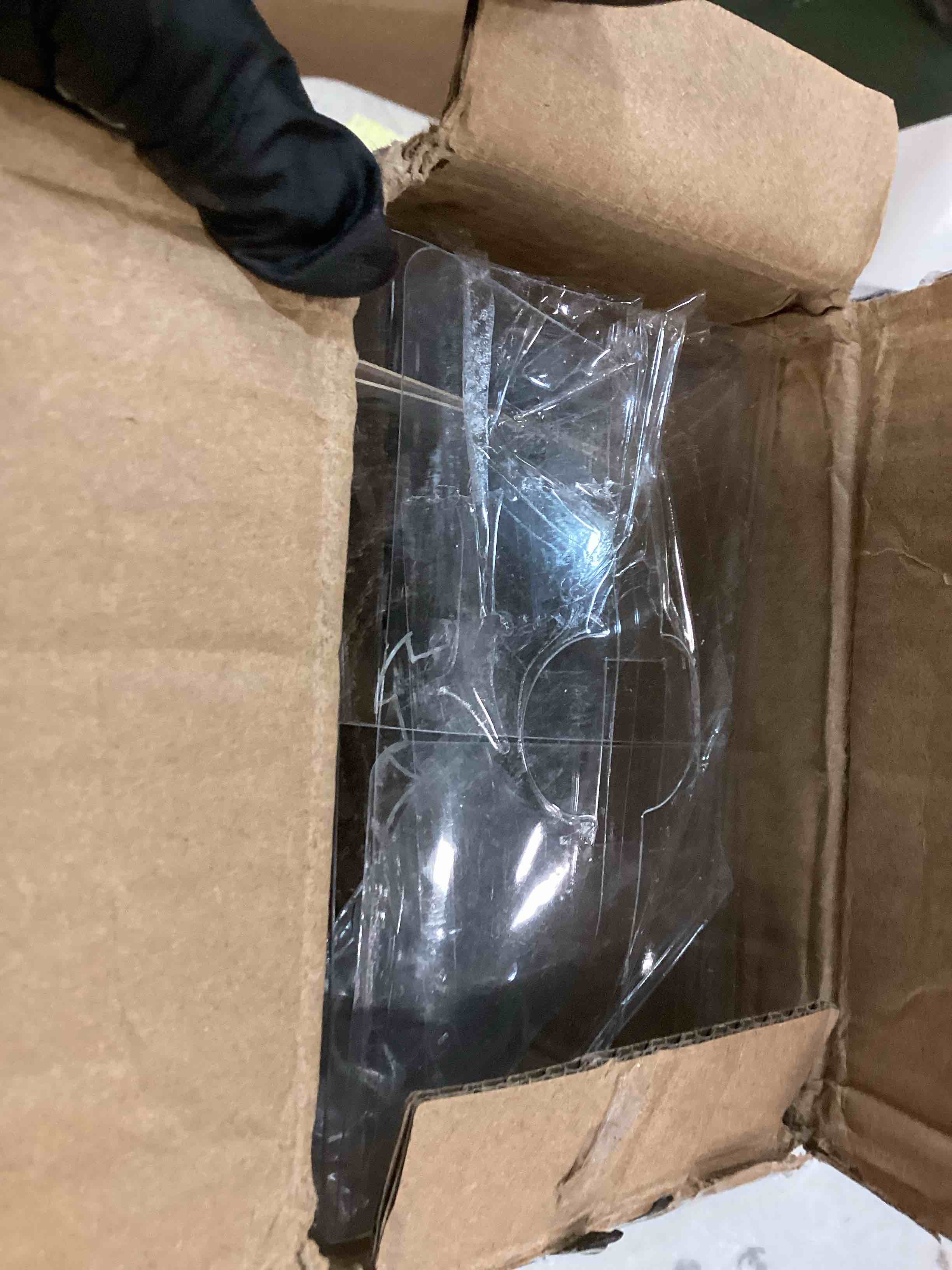 https://s3.amazonaws.com/lotting-images-prod/bidfta/RED6589461_1718972930301.jpeg