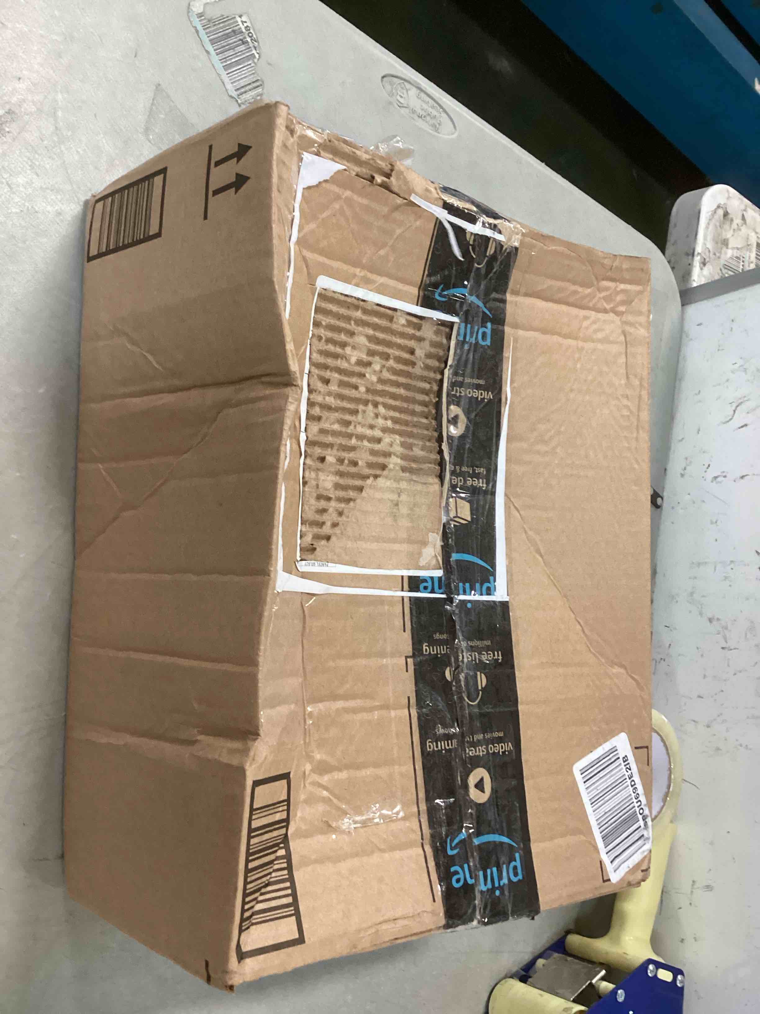https://s3.amazonaws.com/lotting-images-prod/bidfta/RED6589846_1719252897246.jpeg