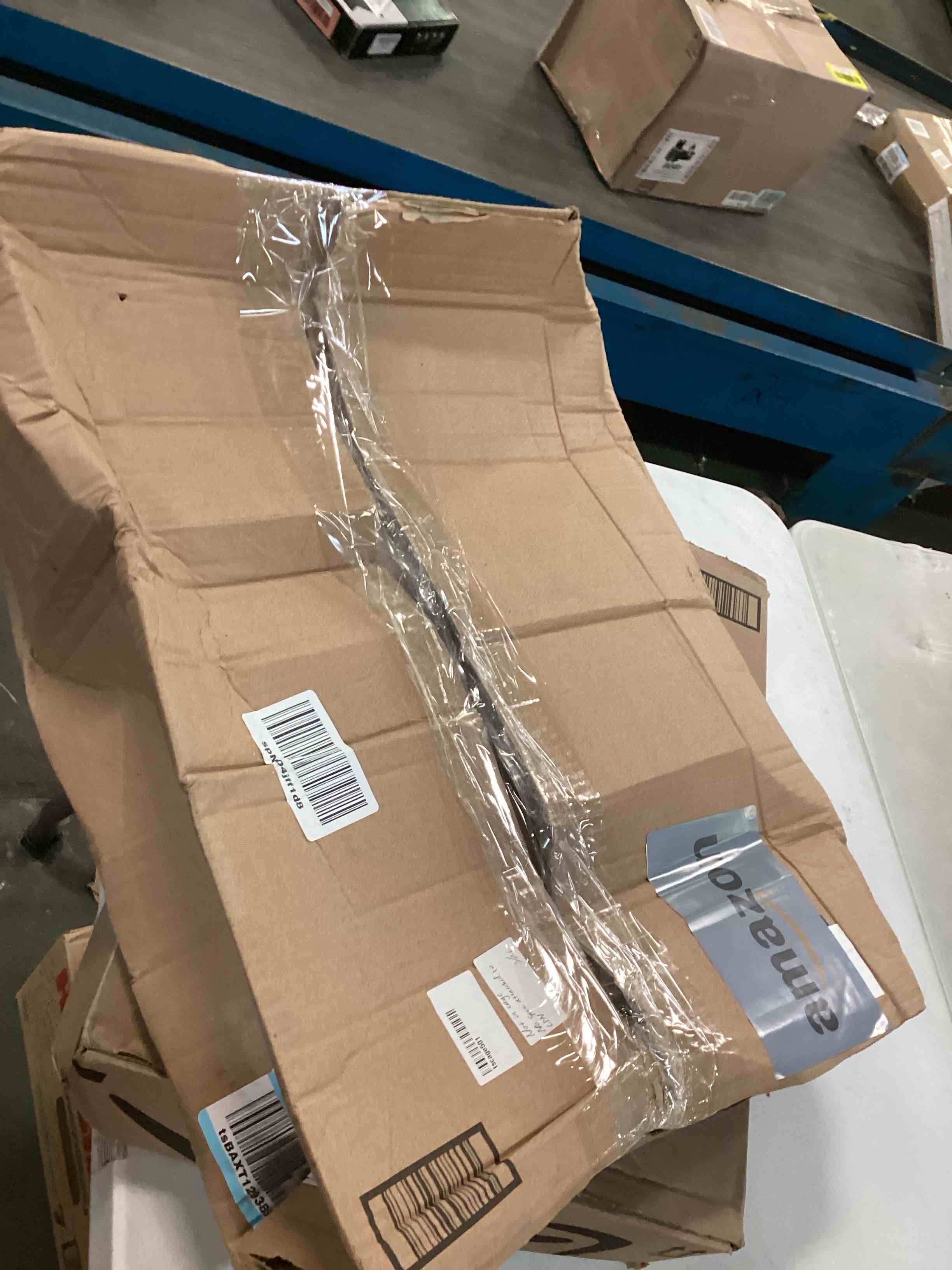https://s3.amazonaws.com/lotting-images-prod/bidfta/RED6590172_1716298438512.jpeg