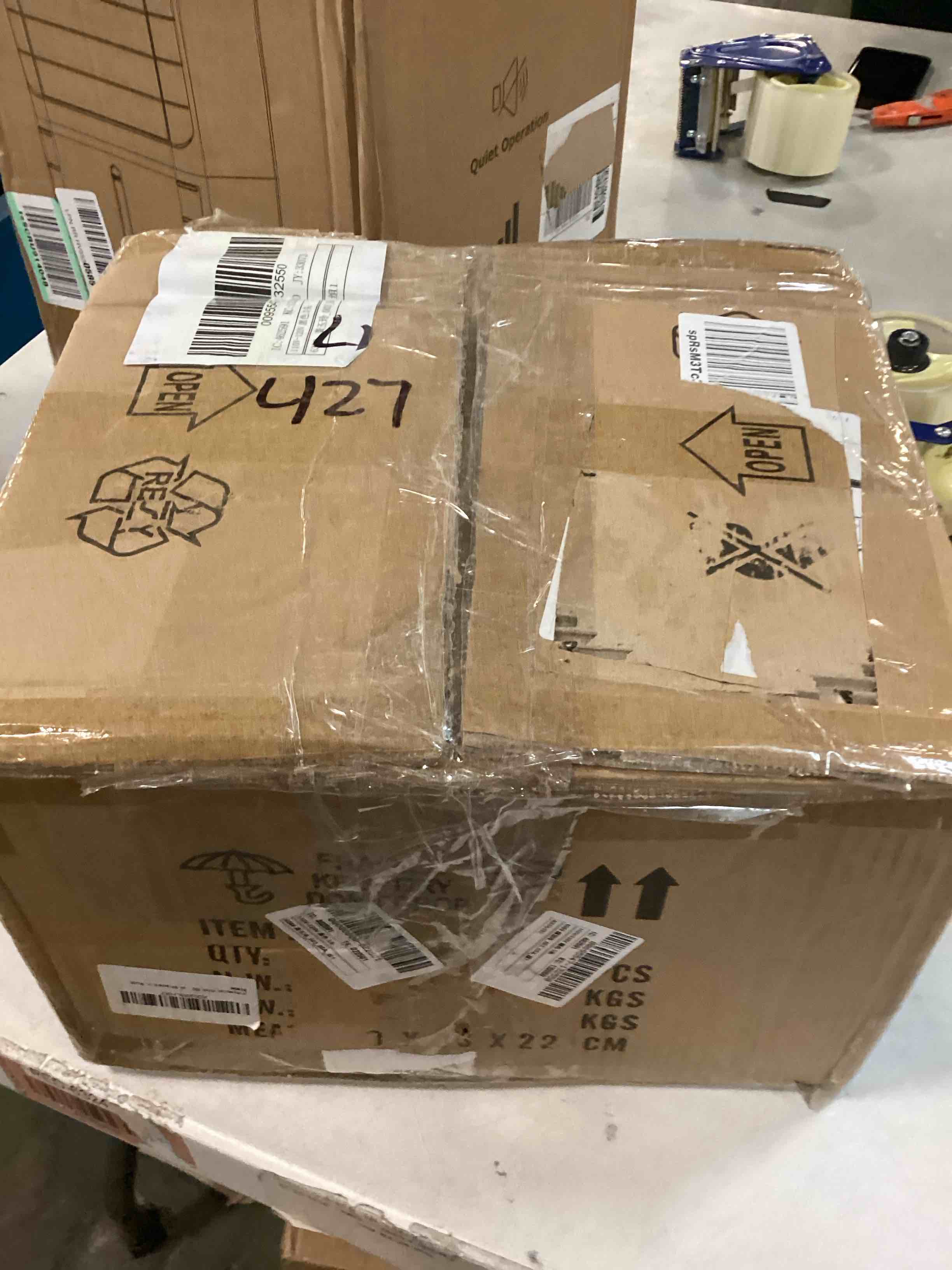https://s3.amazonaws.com/lotting-images-prod/bidfta/RED6590215_1716303289063.jpeg