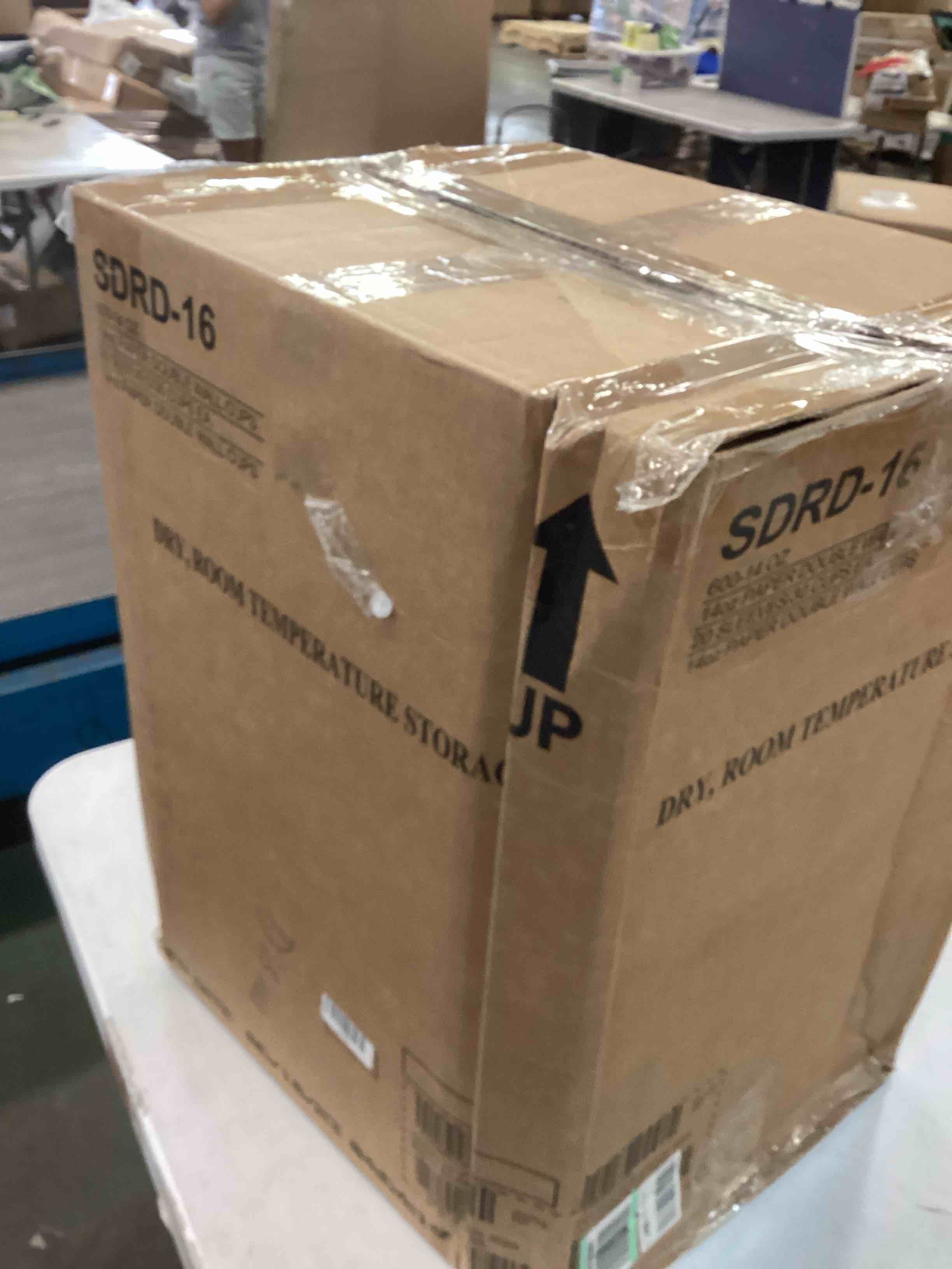 https://s3.amazonaws.com/lotting-images-prod/bidfta/RED6590331_1716317549350.jpeg