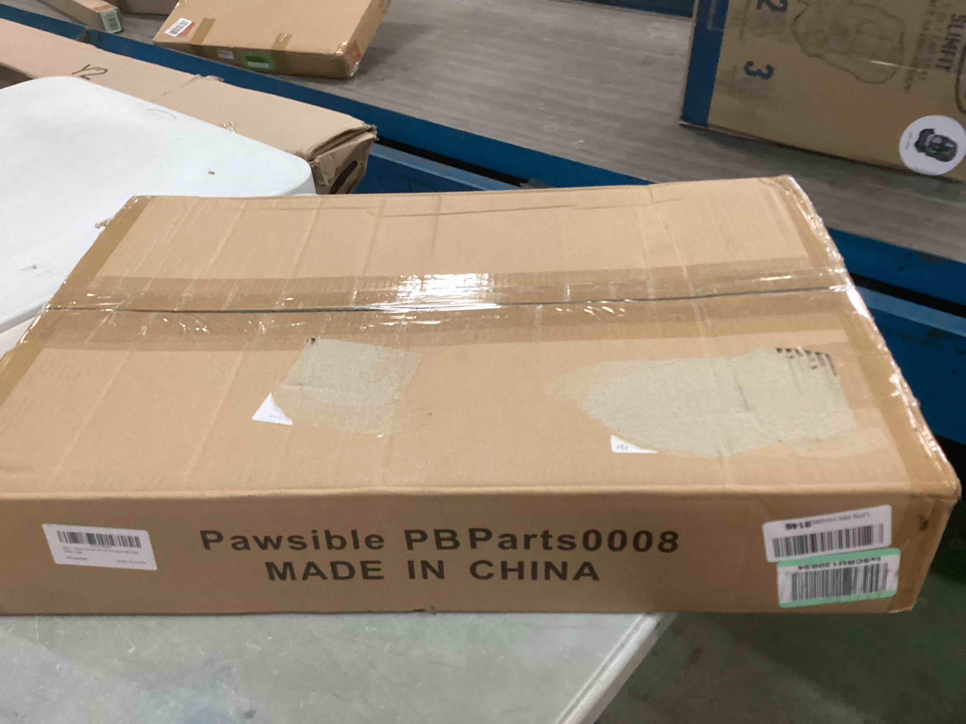 https://s3.amazonaws.com/lotting-images-prod/bidfta/RED6590603_1716403484170.jpeg
