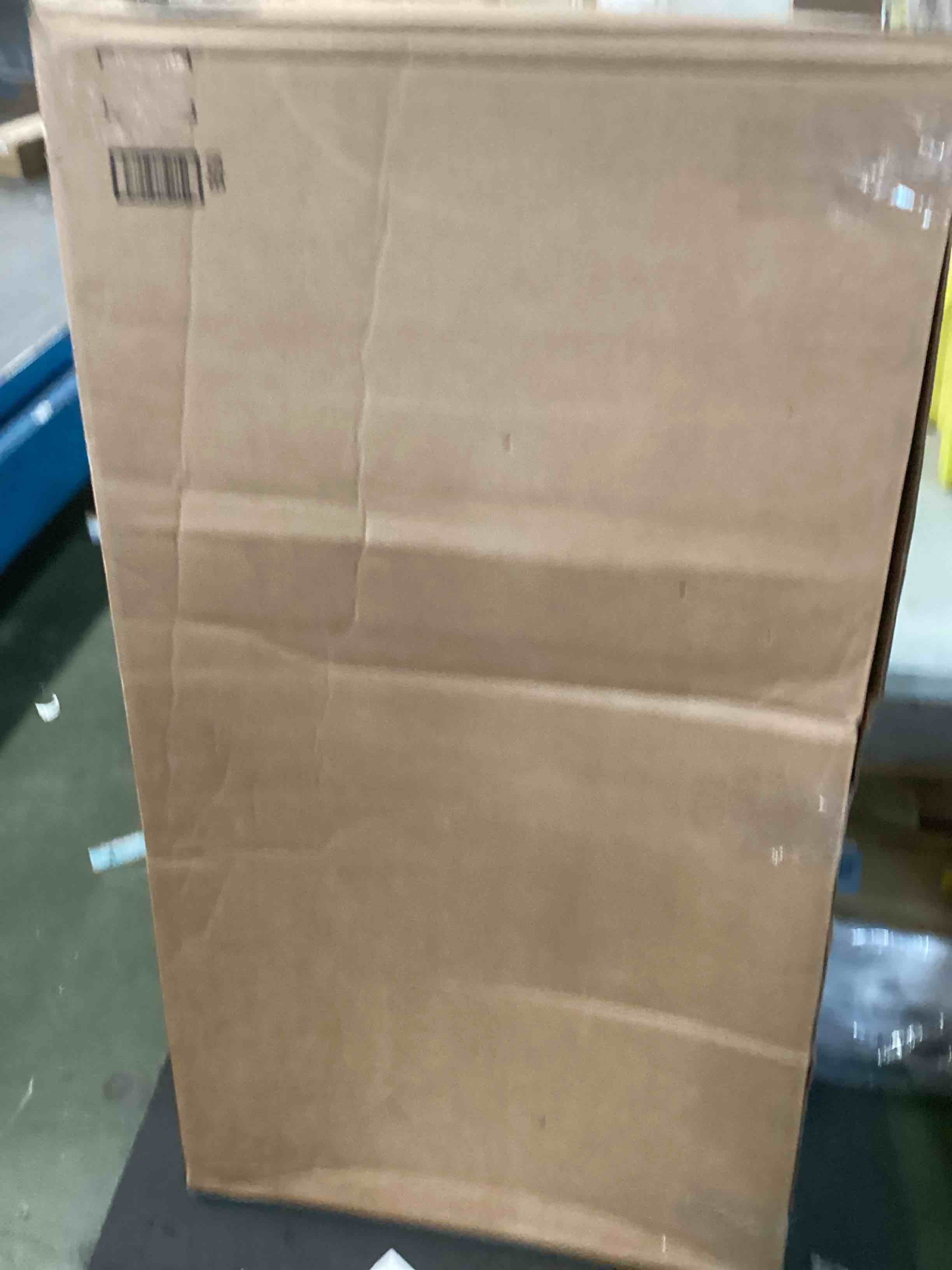 https://s3.amazonaws.com/lotting-images-prod/bidfta/RED6590795_1716481308266.jpeg